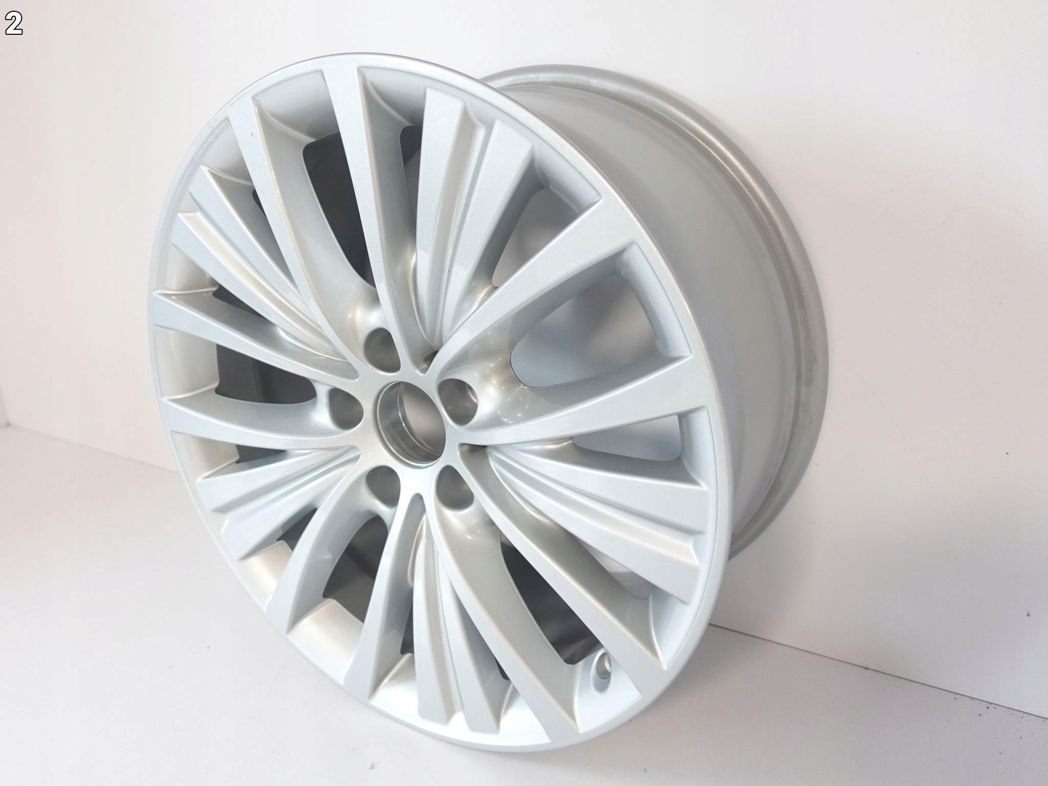 BMW X5 F15 FELGA 9Jx19 IS48 5×120 SILVER IDEALNA BMW X5 F15 FELGA 9Jx19 IS48 5x120 SILVER IDEALNA - obrazek 3
