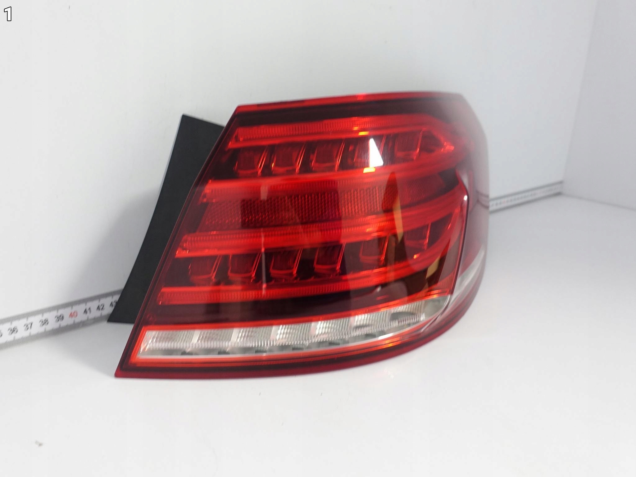 MERCEDES E-KLASA W212 SEDAN LIFT MOPF 12-16 LAMPA LED PRAWA TYŁ EUROPA MERCEDES E-KLASA W212 SEDAN LIFT MOPF 12-16 LAMPA LED PRAWA TYŁ EUROPA - obrazek 2