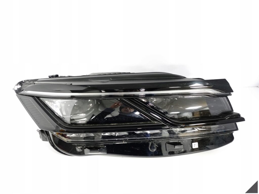 VW TOUAREG III 760 761 CR7 18- LAMPA MATRIX FULL LED PRAWA PRZÓD 761941082A