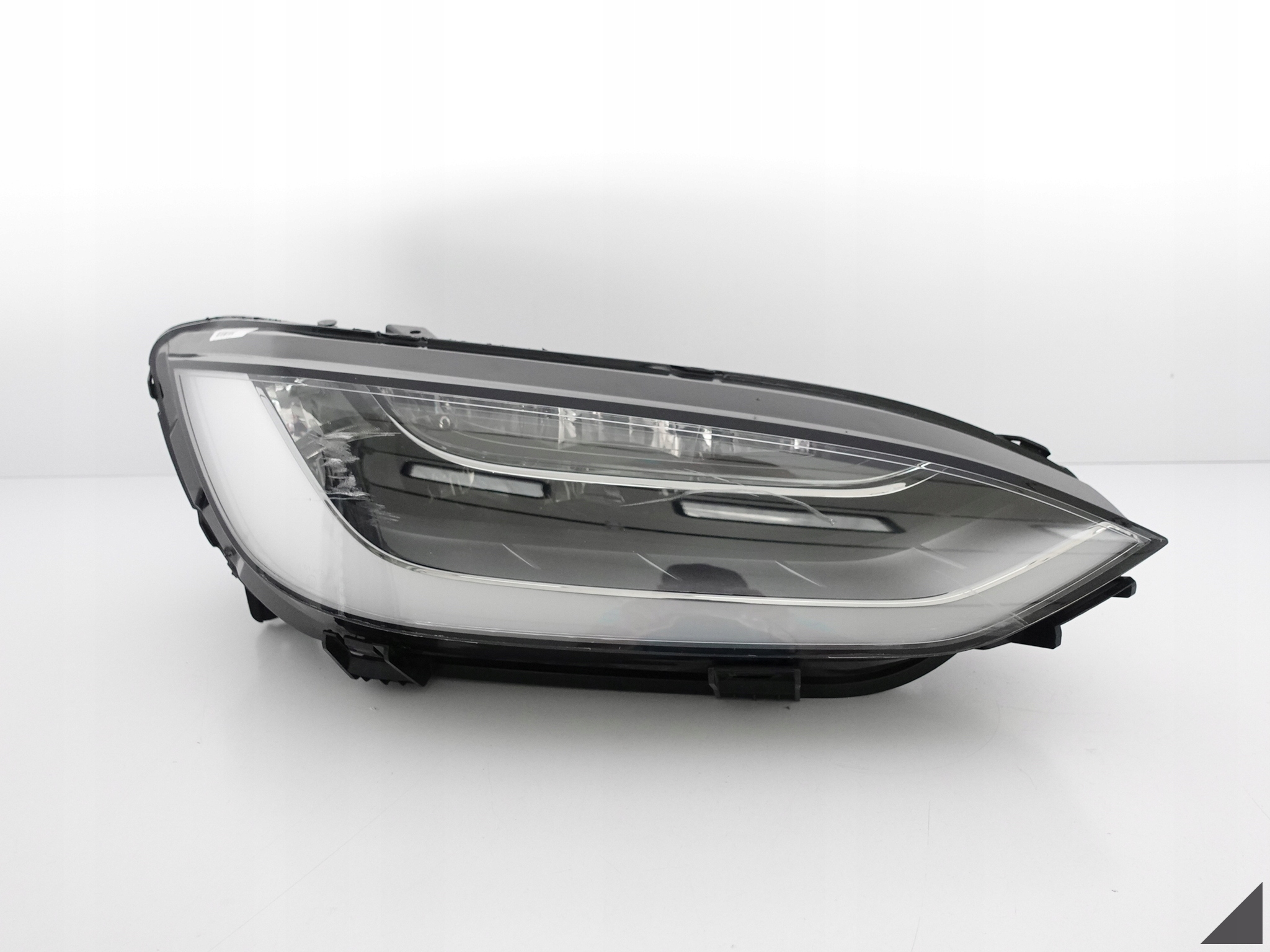 TESLA MODEL X FULL LED LAMPA PRAWA+MODUŁ EUROPA TESLA MODEL X FULL LED LAMPA PRAWA+MODUŁ EUROPA