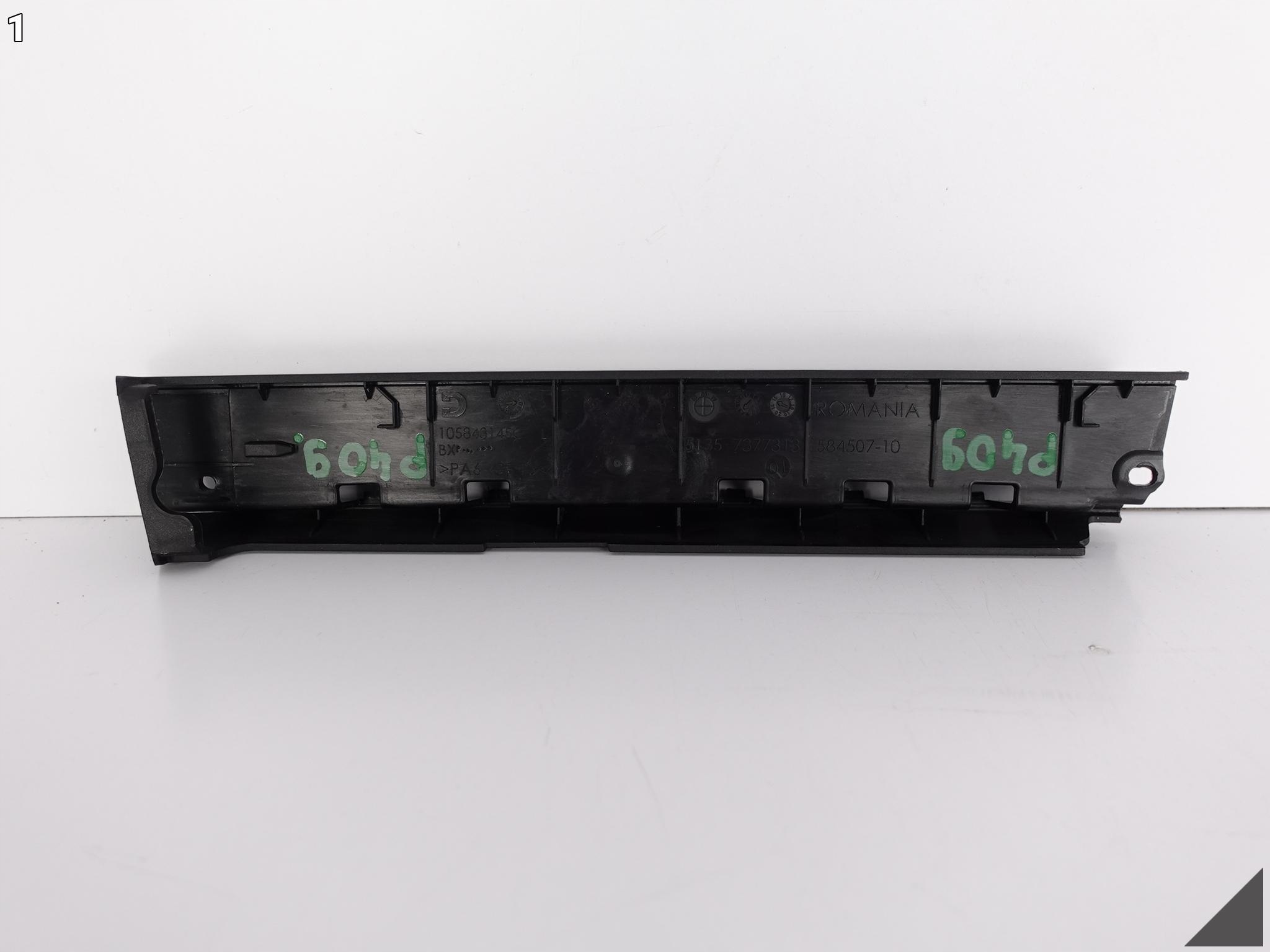 BMW 7 G11 LISTWA ADAPTER ROLETY LEWY TYŁ BMW 7 G11 LISTWA ADAPTER ROLETY LEWY TYŁ - obrazek 2