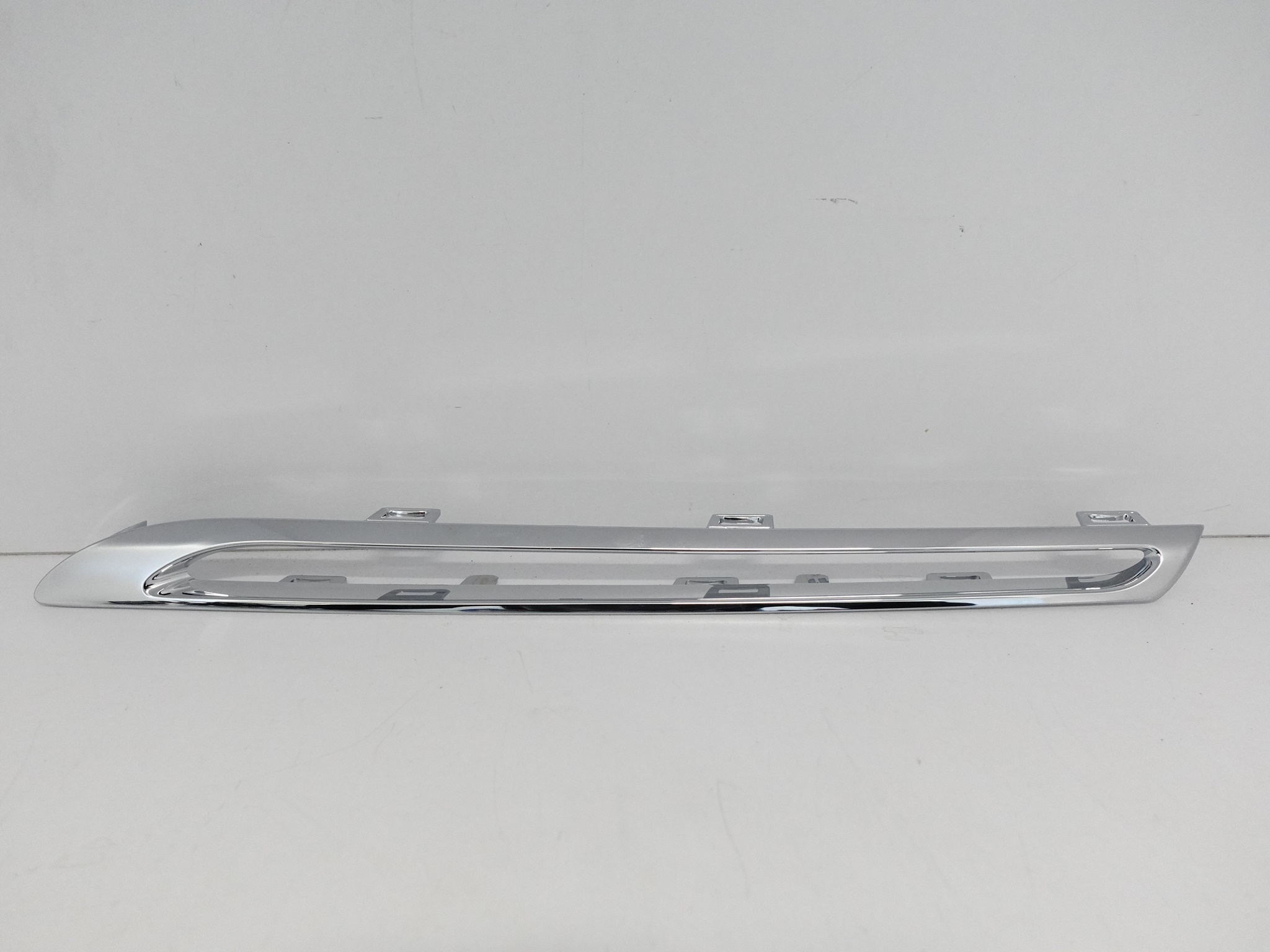 MERCEDES GLC X253 C253 AMG 15-19 LISTWA CHROM LEWA NA GRILL ATRAPA MERCEDES GLC X253 C253 AMG 15-19 LISTWA CHROM LEWA NA GRILL ATRAPA
