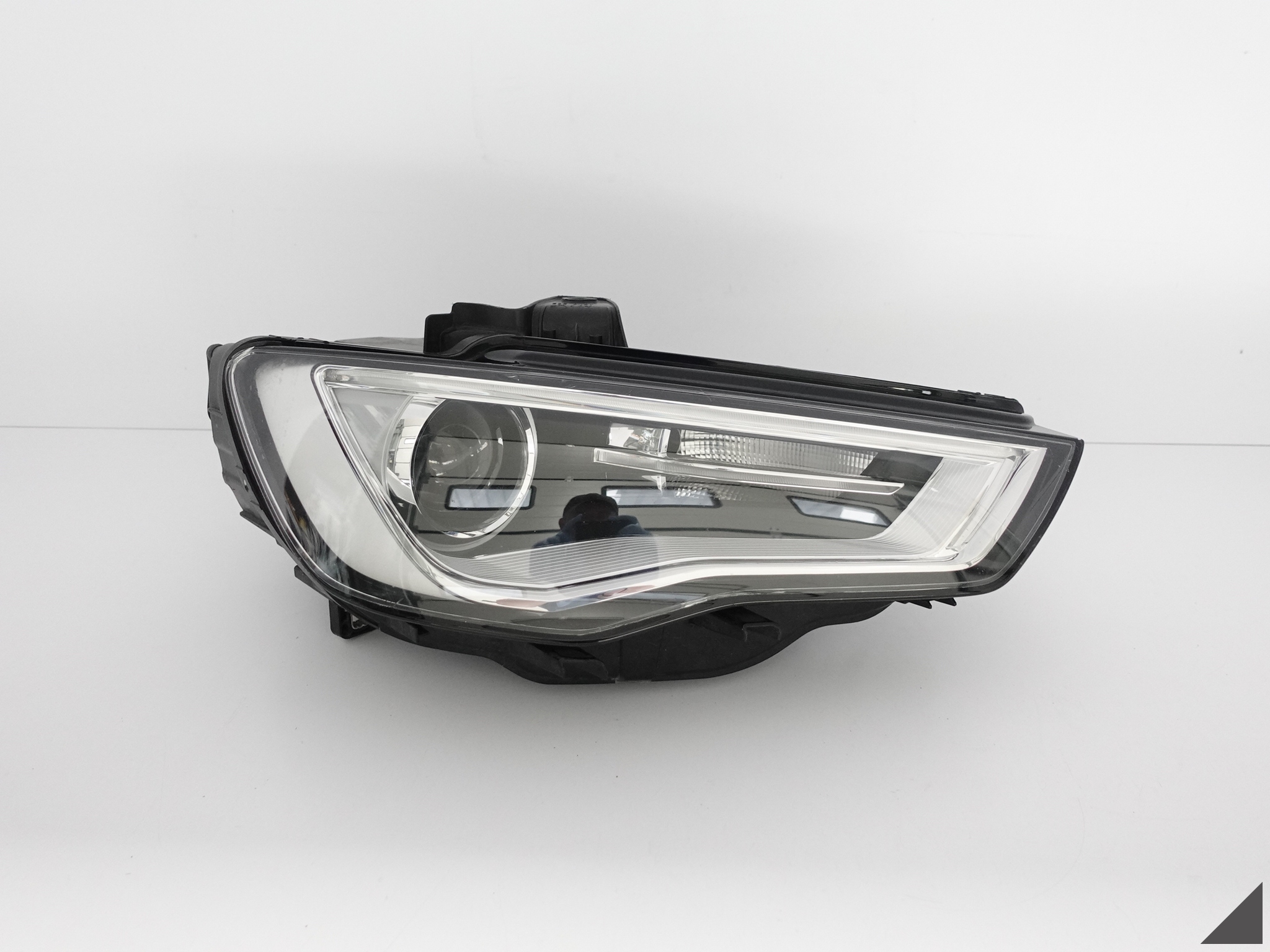 AUDI A3 S3 8V0 12-16 XENON+LED NIESKRĘTNA LAMPA EU AUDI A3 S3 8V0 12-16 XENON+LED NIESKRĘTNA LAMPA EU
