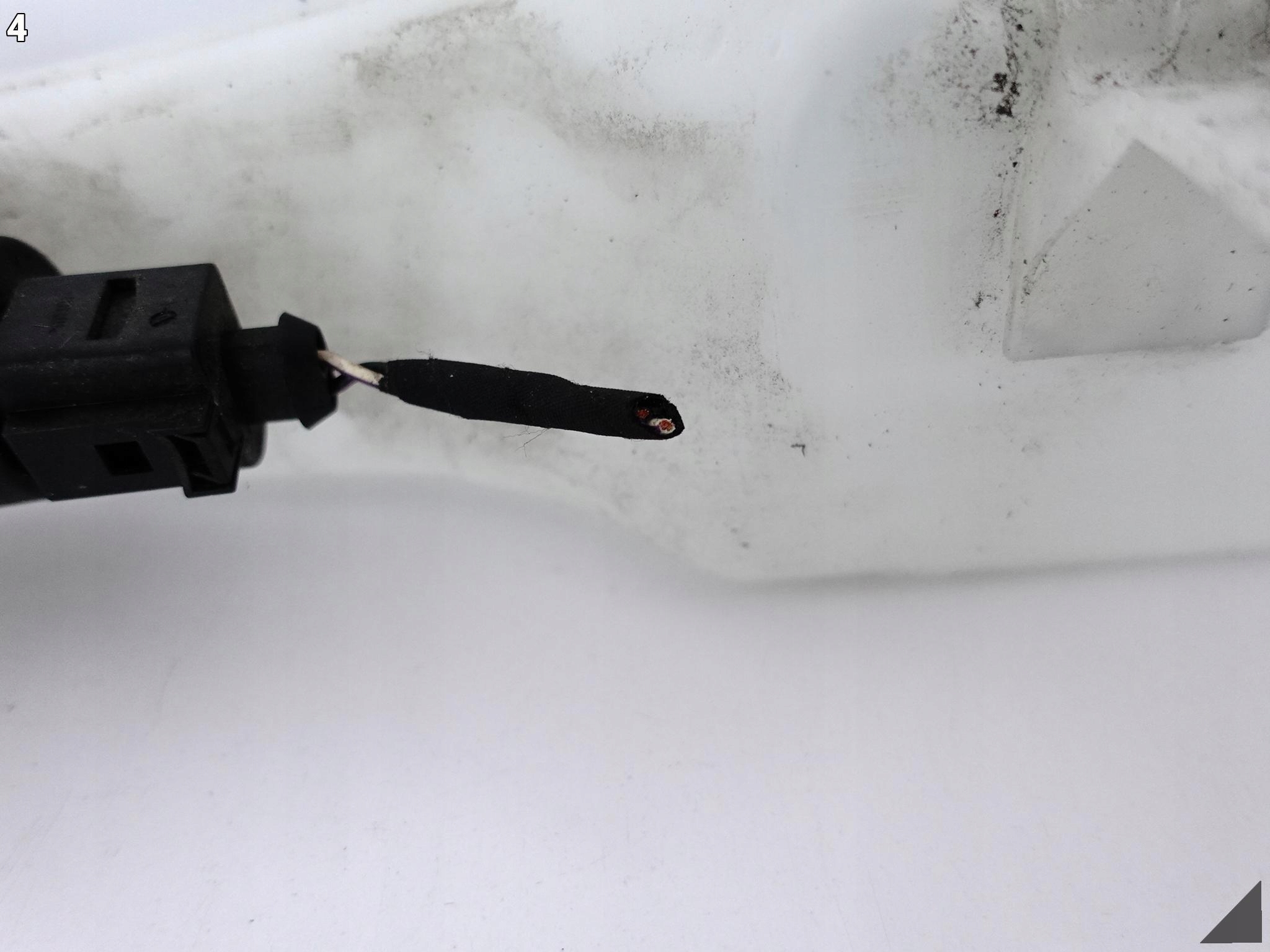 AUDI A8 S8 4H0 D4 LIFT 09-17 ZBIORNICZEK SPRYSKIWACZY POMPKI 4H0955451B AUDI A8 S8 4H0 D4 LIFT 09-17 ZBIORNICZEK SPRYSKIWACZY POMPKI 4H0955451B - obrazek 5