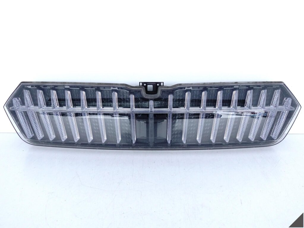 SKODA ENYAQ IV 5LA 20- LED CRYSTAL FACE GRILL ATRAPA W ZDRZAK PRZÓD
