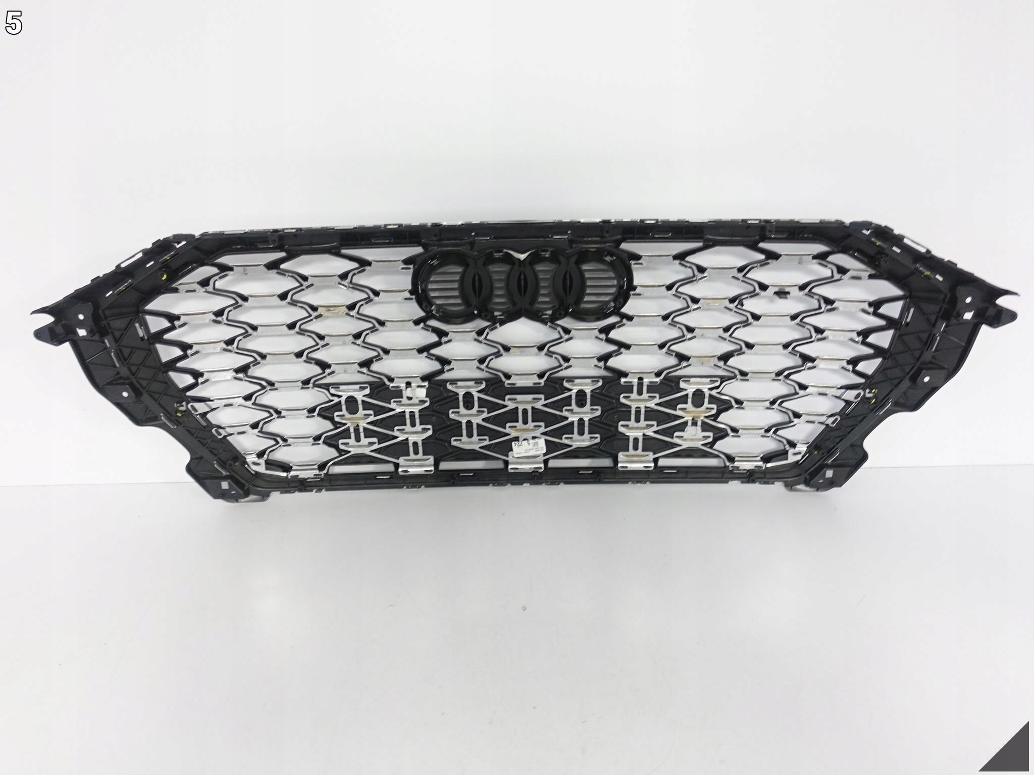 AUDI Q3 II F3 83F S-LINE 18- GRILL ATRAPA KRATKA W ZDERZAK AUDI Q3 II F3 83F S-LINE 18- GRILL ATRAPA KRATKA W ZDERZAK - obrazek 6