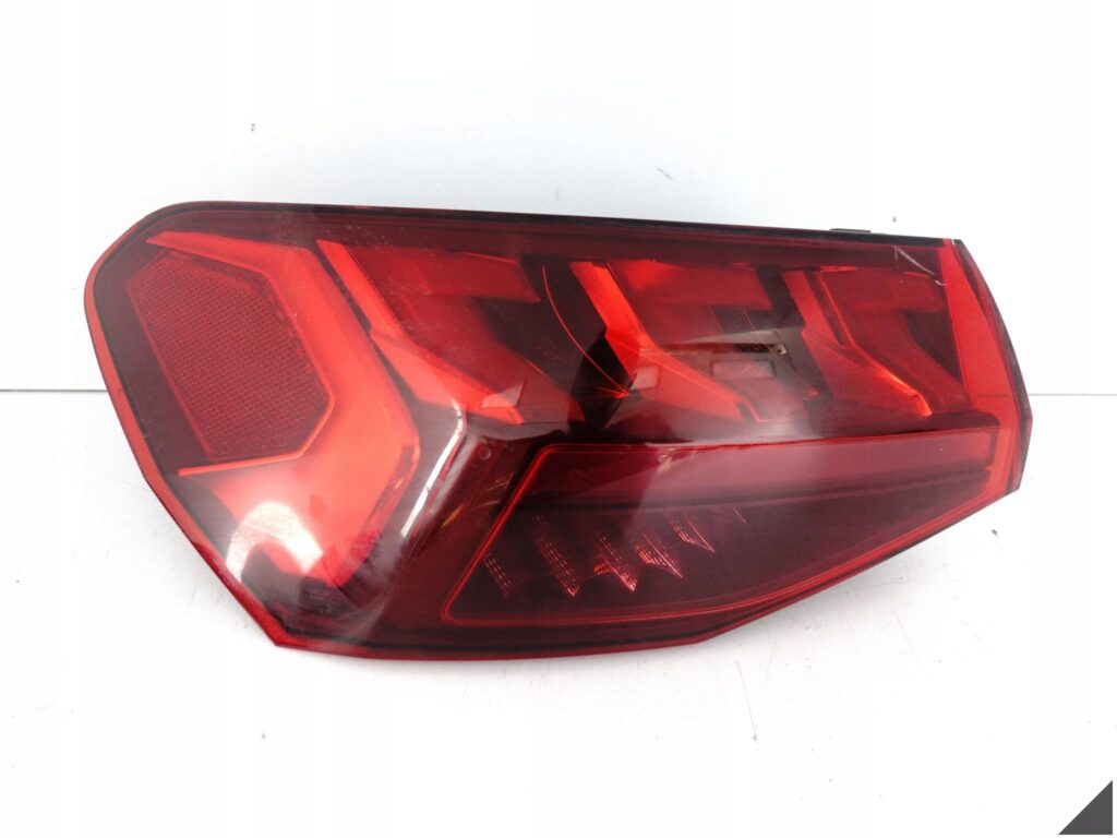 AUDI A3 S3 8Y0 20-23 LAMPA LED LEWA TYŁ W BŁOTNIK EUROPA 8Y0945207 AUDI A3 S3 8Y0 20-23 LAMPA LED LEWA TYŁ W BŁOTNIK EUROPA 8Y0945207