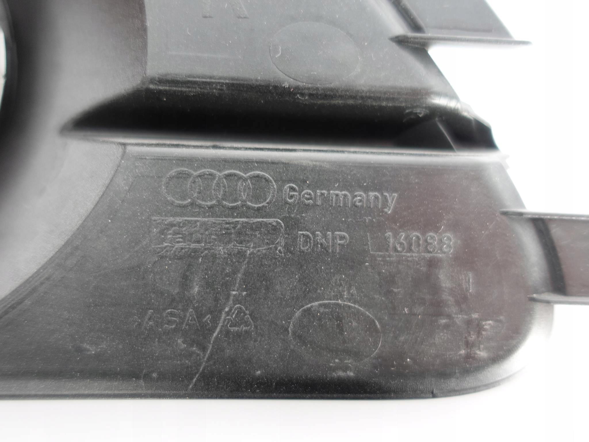 AUDI A6 C7 4G0 11-14 KRATKA ATRAPA PRAWA W ZDERZAK AUDI A6 C7 4G0 11-14 KRATKA ATRAPA PRAWA W ZDERZAK - obrazek 6
