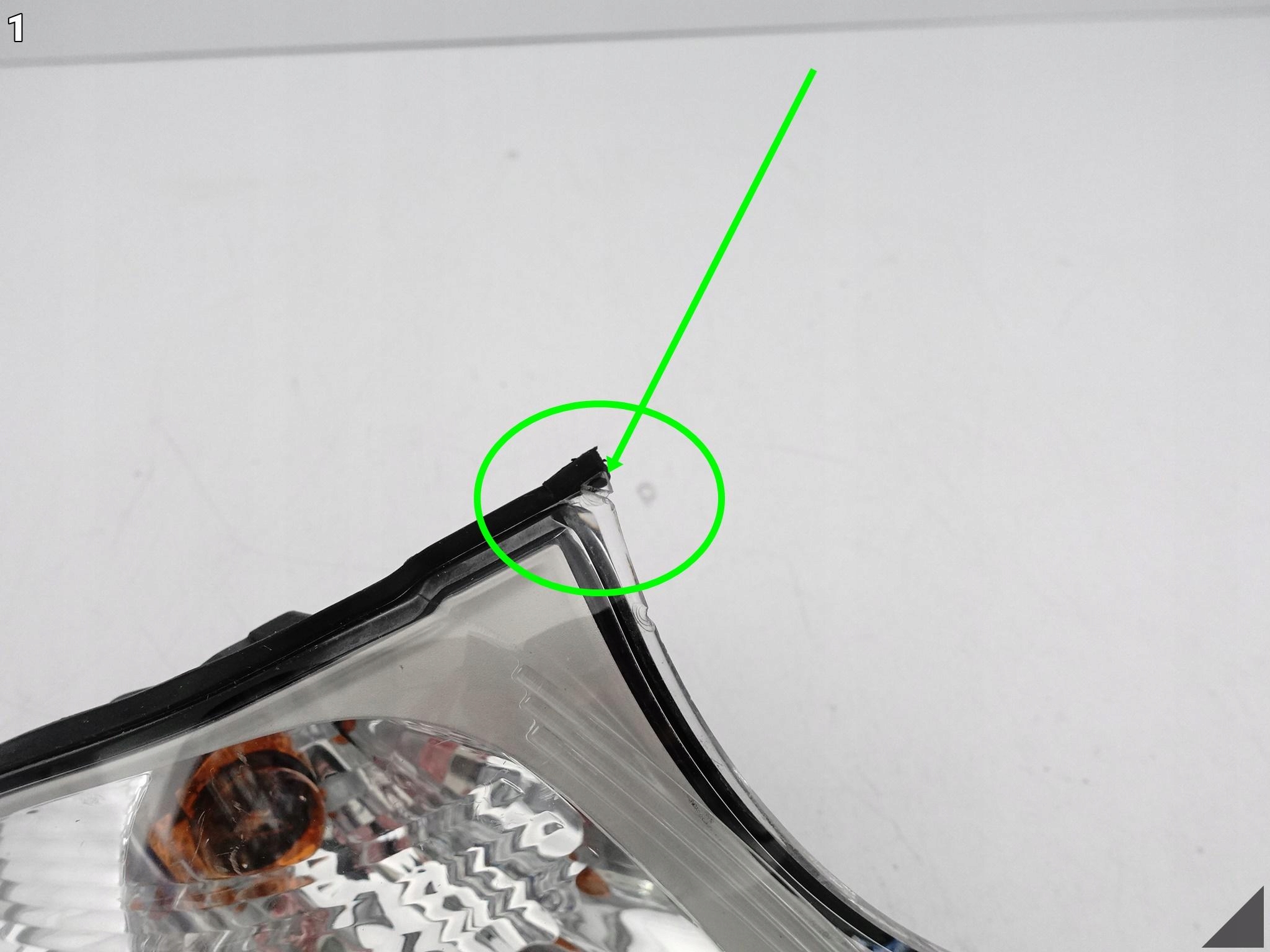 BMW 3 E46 LIFT LCI 01-05 LAMPA KIERUNKOWSKAZ MIGACZ PRAWY BIAŁY/TYTAN PRZÓD BMW 3 E46 LIFT LCI 01-05 LAMPA KIERUNKOWSKAZ MIGACZ PRAWY BIAŁY/TYTAN PRZÓD - obrazek 2