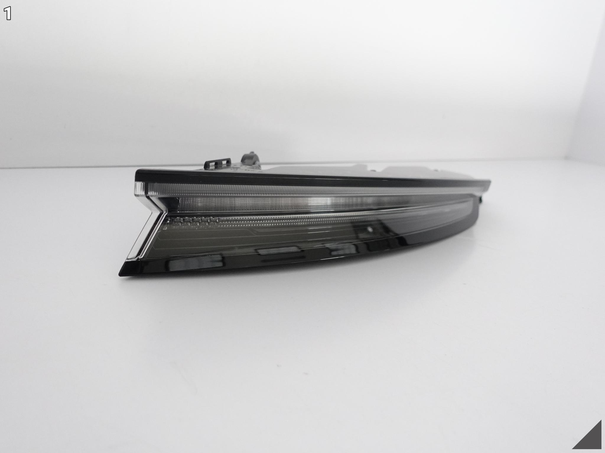 PORSCHE TAYCAN 9J1 BASIS LAMPA PRAWA TYŁ EUROPA PORSCHE TAYCAN 9J1 BASIS LAMPA PRAWA TYŁ EUROPA - obrazek 2