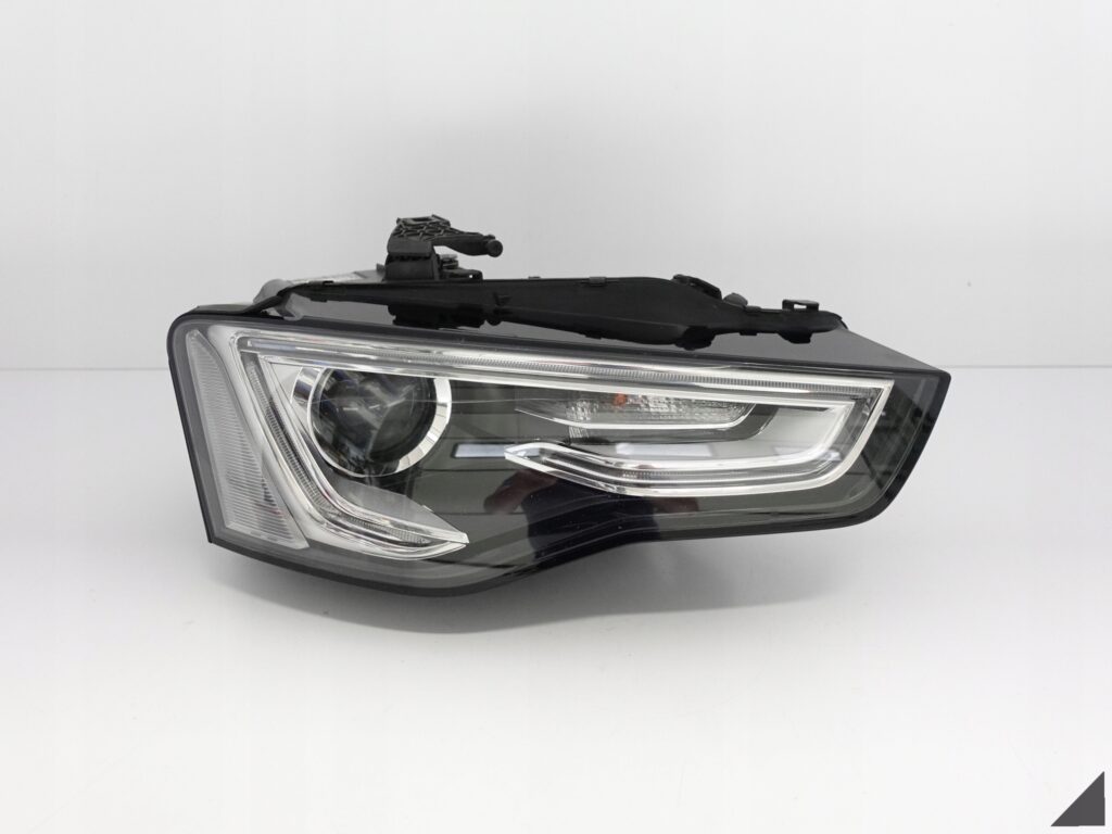 AUDI A5 8T0 LIFT 11-16 NIESKRĘTNA XENON+LED LAMPA
