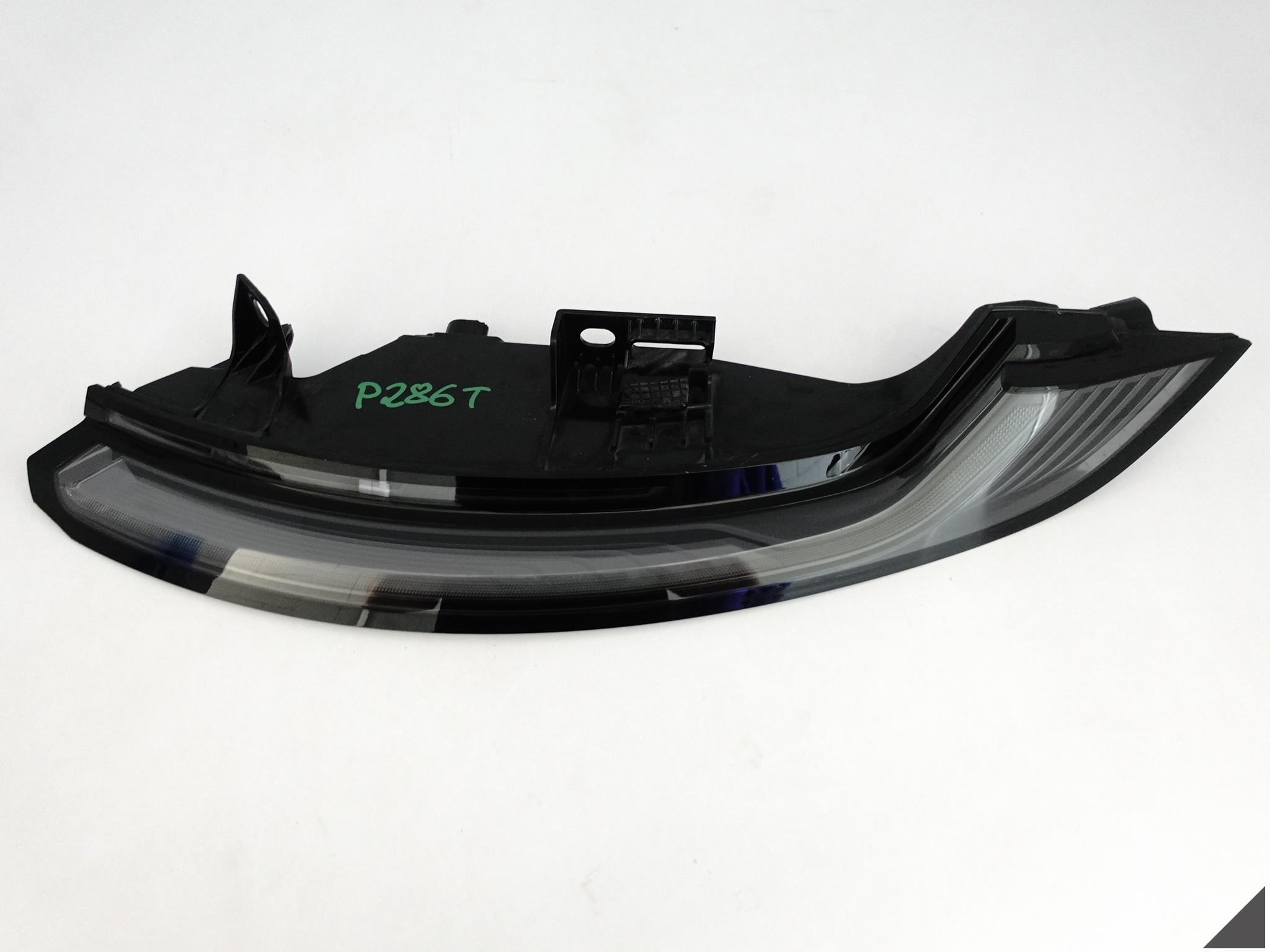 PORSCHE 911 992 19- BASE LAMPA LED W BŁOTNIK PRAWA TYŁ EUROPA 992945092E PORSCHE 911 992 19- BASE LAMPA LED W BŁOTNIK PRAWA TYŁ EUROPA 992945092E