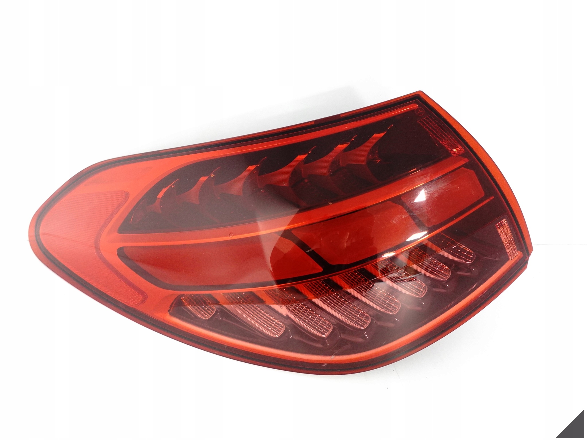 MERCEDES C-KLASA S206 KOMBI/T-MODELL 21- LAMPA LED W BŁOTNIK LEWA TYŁ EU MERCEDES C-KLASA S206 KOMBI/T-MODELL 21- LAMPA LED W BŁOTNIK LEWA TYŁ EU