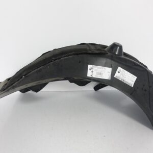 MASERATI LEVANTE M161 16-24 NADKOLE OSŁONA POSZYCIE WNĘKI KOŁA LEWE TYŁ