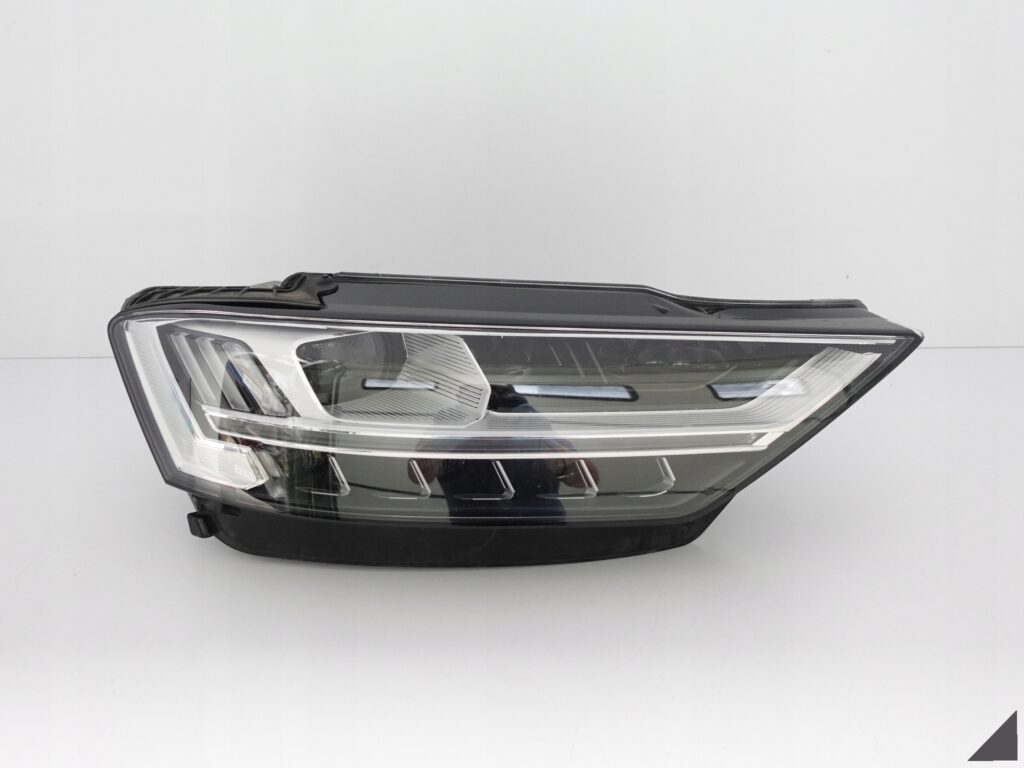 AUDI S8 A8 4N0 D5 17-21 MATRIX FULL LED LAMPA R