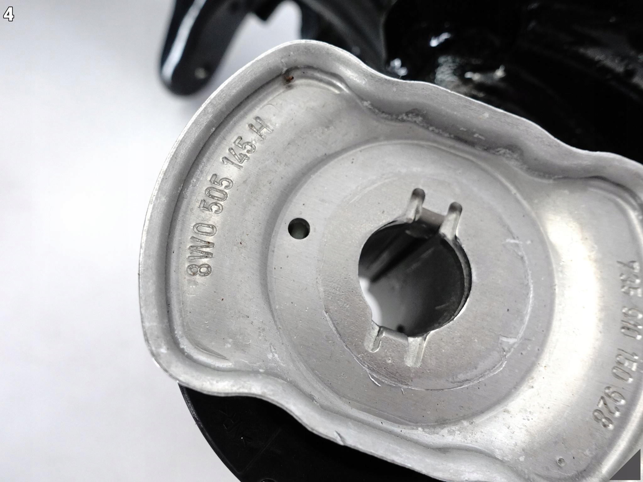 AUDI A5 S5 F5 8W6 8W8 A4 S4 8W0 B9 15- WÓZEK SANKI BELKA TYŁ 35 TFSI *36KM* AUDI A5 S5 F5 8W6 8W8 A4 S4 8W0 B9 15- WÓZEK SANKI BELKA TYŁ 35 TFSI *36KM* - obrazek 5