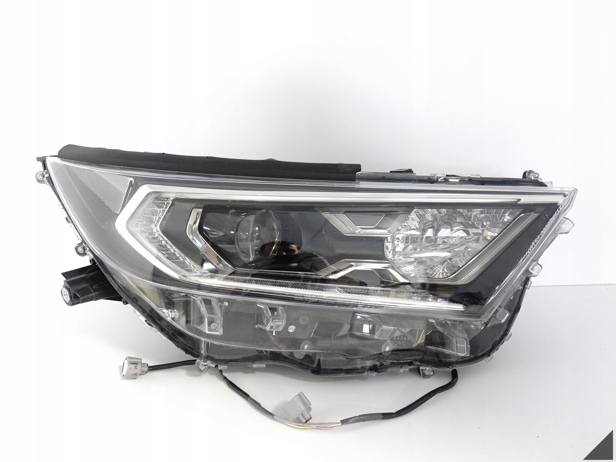 TOYOTA RAV4 RAV 4 V 5 19- LAMPA FULL LED SOCZEWKA PRAWA PRZÓD EUROPA BŁADNA TOYOTA RAV4 RAV 4 V 5 19- LAMPA FULL LED SOCZEWKA PRAWA PRZÓD EUROPA BŁADNA