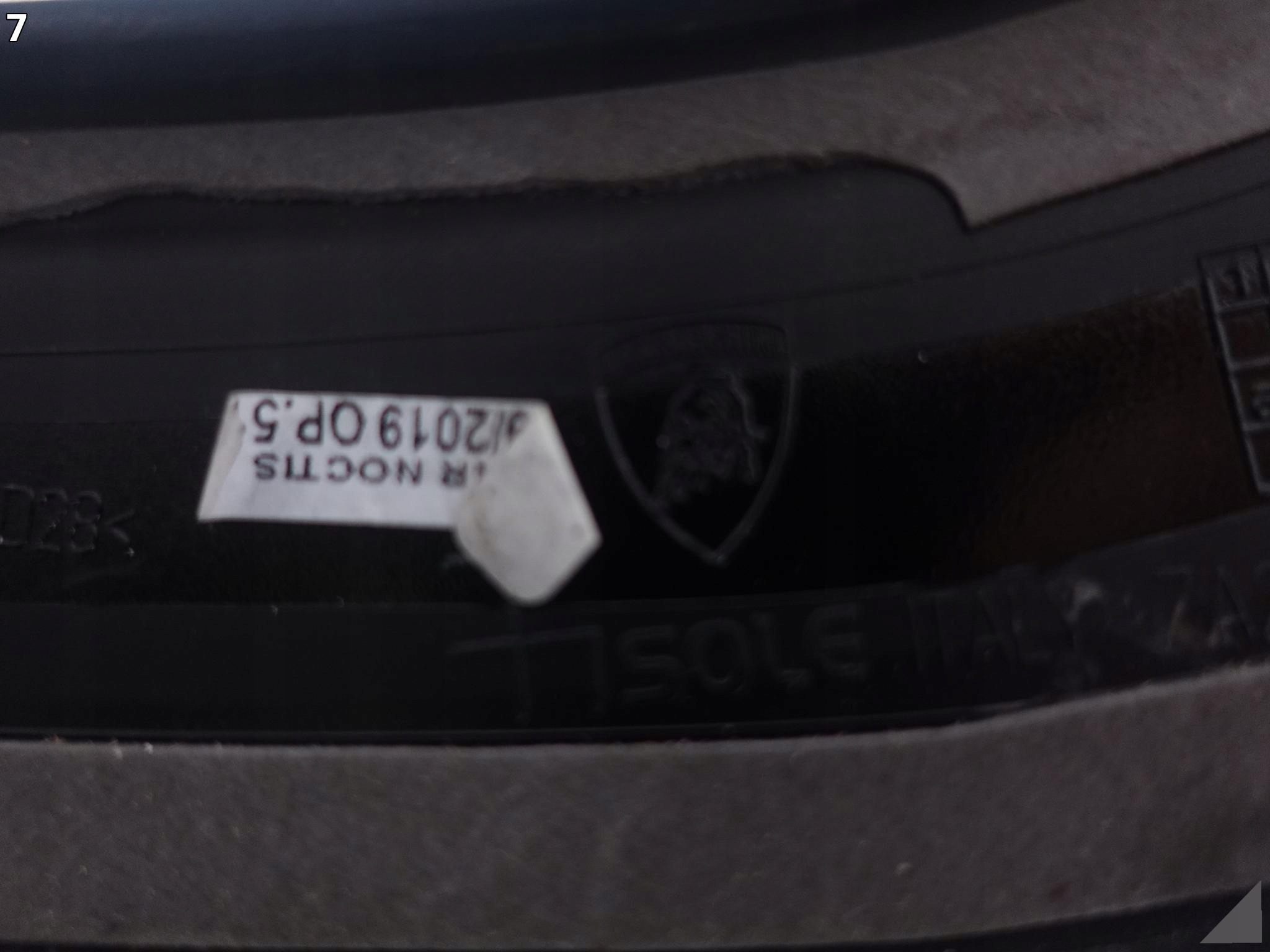 LAMBORGHINI URUS 4ML NAKŁADKA LISTWA NA DRZWI LEWA TYŁ 4ML854819 LAMBORGHINI URUS 4ML NAKŁADKA LISTWA NA DRZWI LEWA TYŁ 4ML854819 - obrazek 8