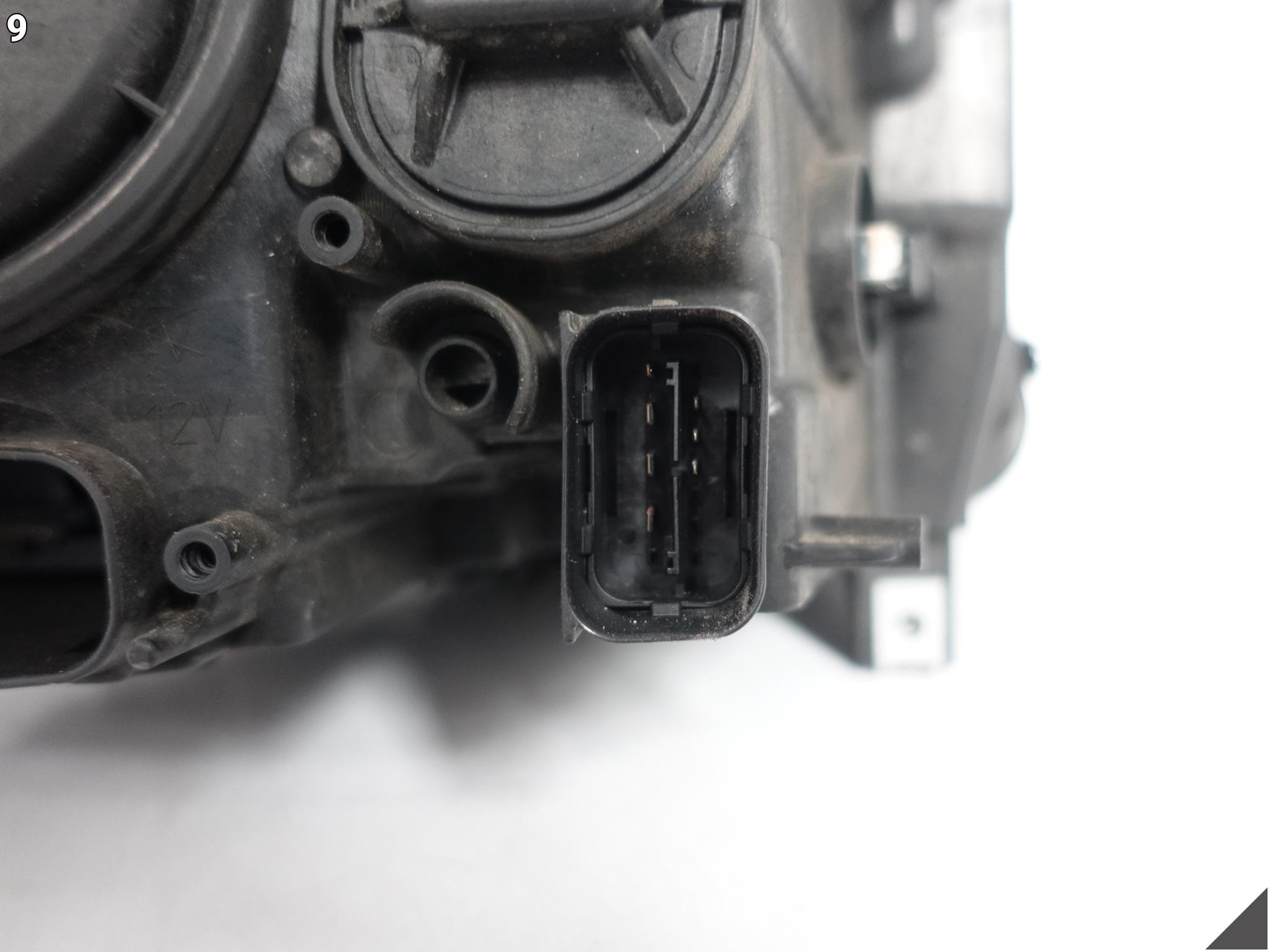 BMW 5 F10 F11 VFL 10-13 LAMPA XENON + LED NIESKRĘTNA LEWA PRZÓD EUROPA BMW 5 F10 F11 VFL 10-13 LAMPA XENON + LED NIESKRĘTNA LEWA PRZÓD EUROPA - obrazek 10