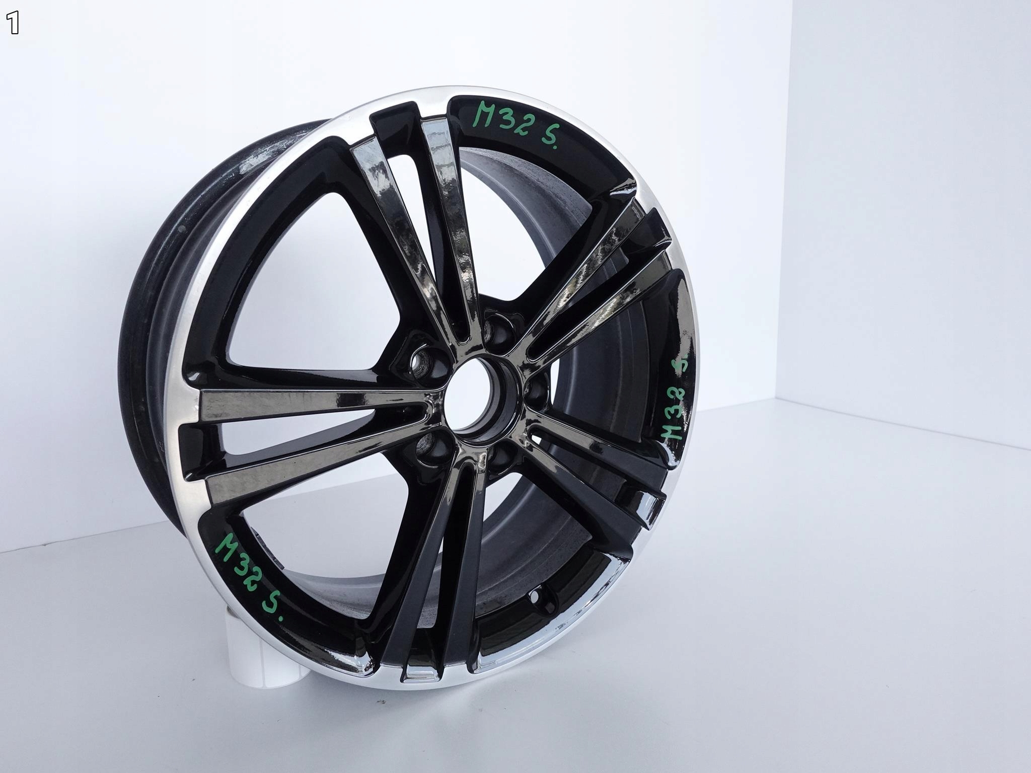 MERCEDES A-KLASA W177 FELGA 7,5JX18 ET49 5X112 MERCEDES A-KLASA W177 FELGA 7,5JX18 ET49 5X112 - obrazek 2