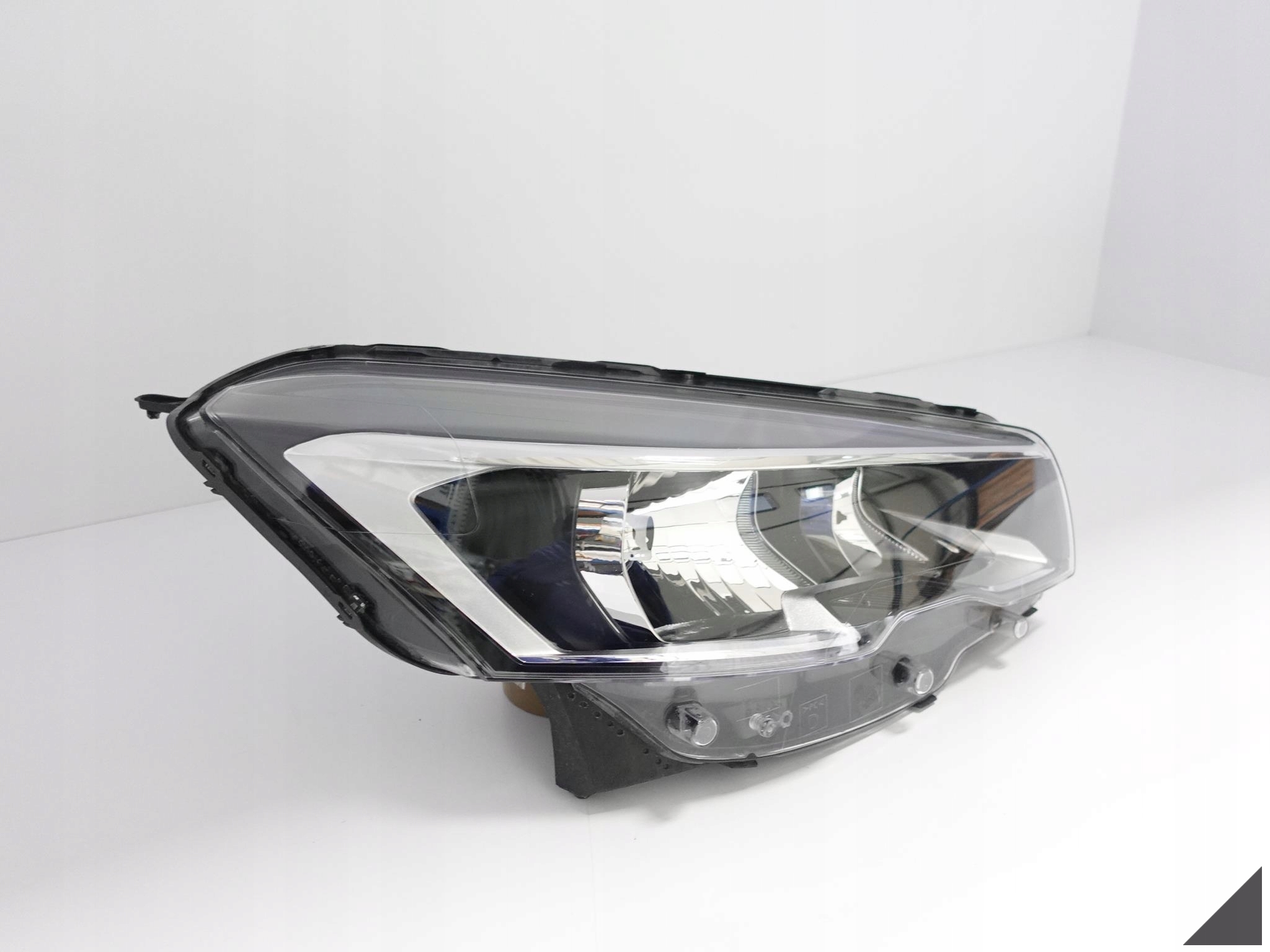 PEUGEOT 508 I LIFT 14-18 LAMPA ZWYKŁA PRAWA EUROPA PEUGEOT 508 I LIFT 14-18 LAMPA ZWYKŁA PRAWA EUROPA - obrazek 2