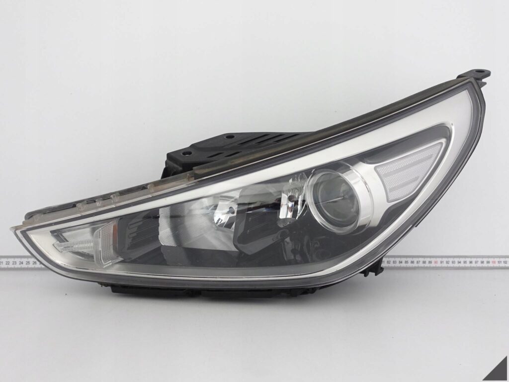 HYUNDAI I30 III 16-20 LAMPA ZWYKŁA HALOGEN SOCZEWKA LEWA PRZÓD EUROPA HYUNDAI I30 III 16-20 LAMPA ZWYKŁA HALOGEN SOCZEWKA LEWA PRZÓD EUROPA