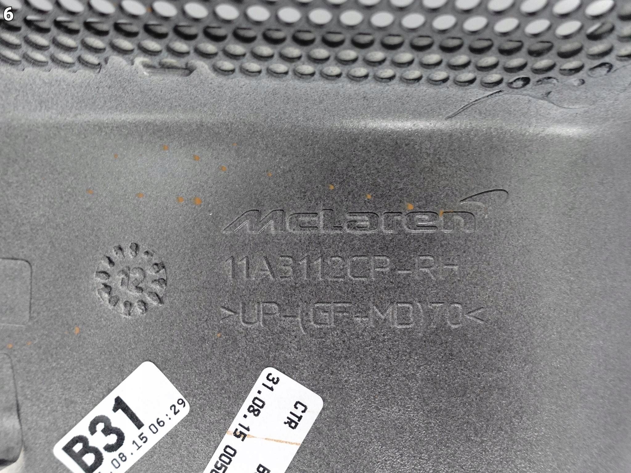 MCLAREN MP4-12C 12C 11-14 OSŁONA SILNIKA MASKOWNICA PANEL PRAWA MCLAREN MP4-12C 12C 11-14 OSŁONA SILNIKA MASKOWNICA PANEL PRAWA - obrazek 7