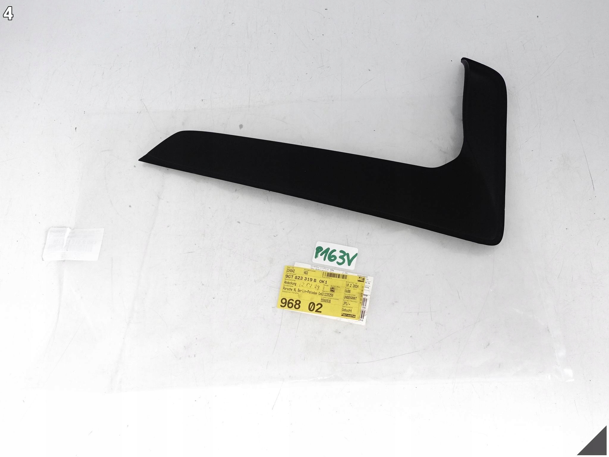 PORSCHE 911 992 GT3 RS LISTWA MASKA KRATKA LEWA PRZÓD 9GT823319B PORSCHE 911 992 GT3 RS LISTWA MASKA KRATKA LEWA PRZÓD 9GT823319B - obrazek 5