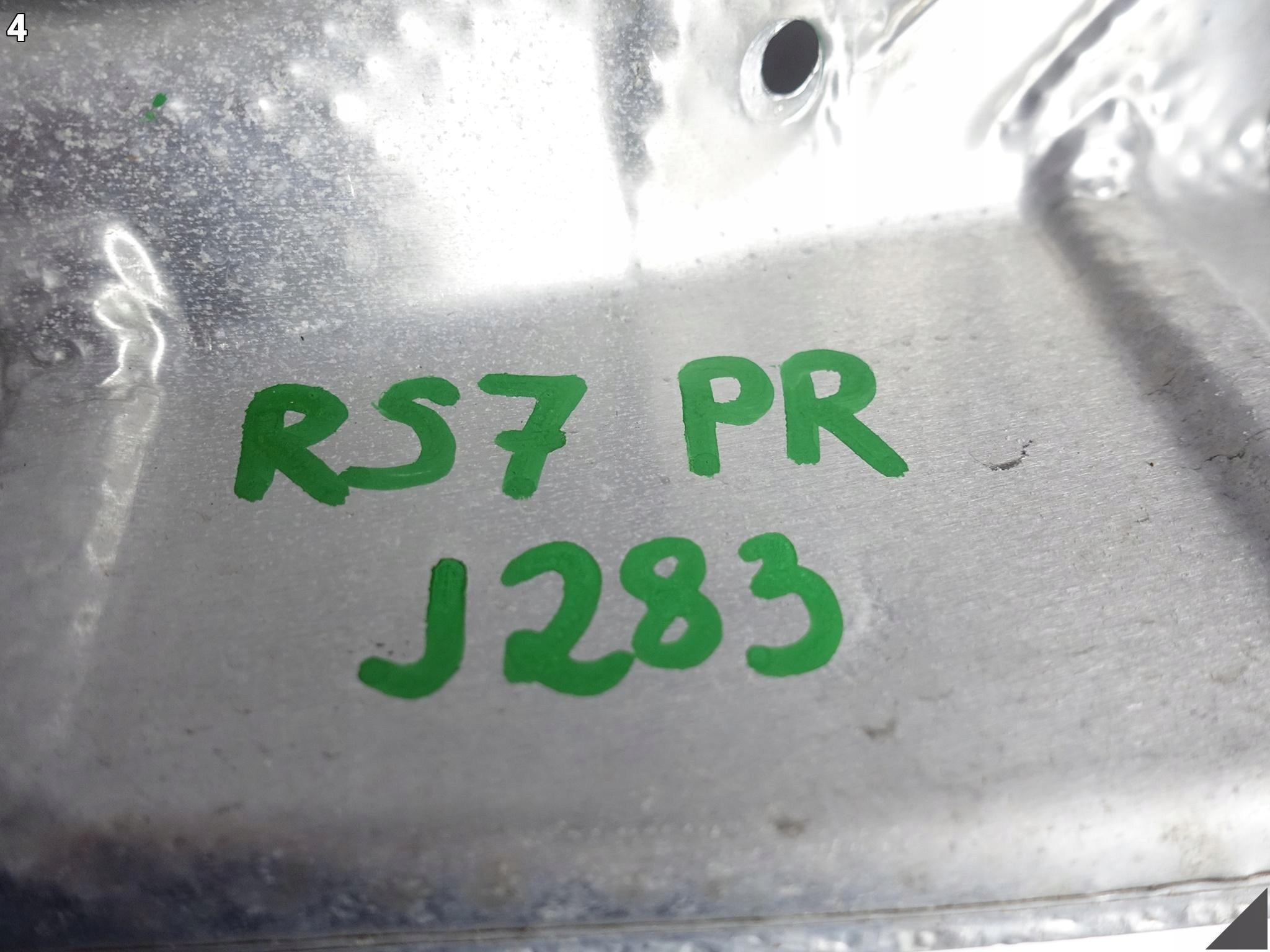 AUDI RS7 S7 A7 4G8 A6 S6 4G0 C7 10-18 OSŁONA TERMICZNA SKRZYNI BIEGÓW PRAWA AUDI RS7 S7 A7 4G8 A6 S6 4G0 C7 10-18 OSŁONA TERMICZNA SKRZYNI BIEGÓW PRAWA - obrazek 5