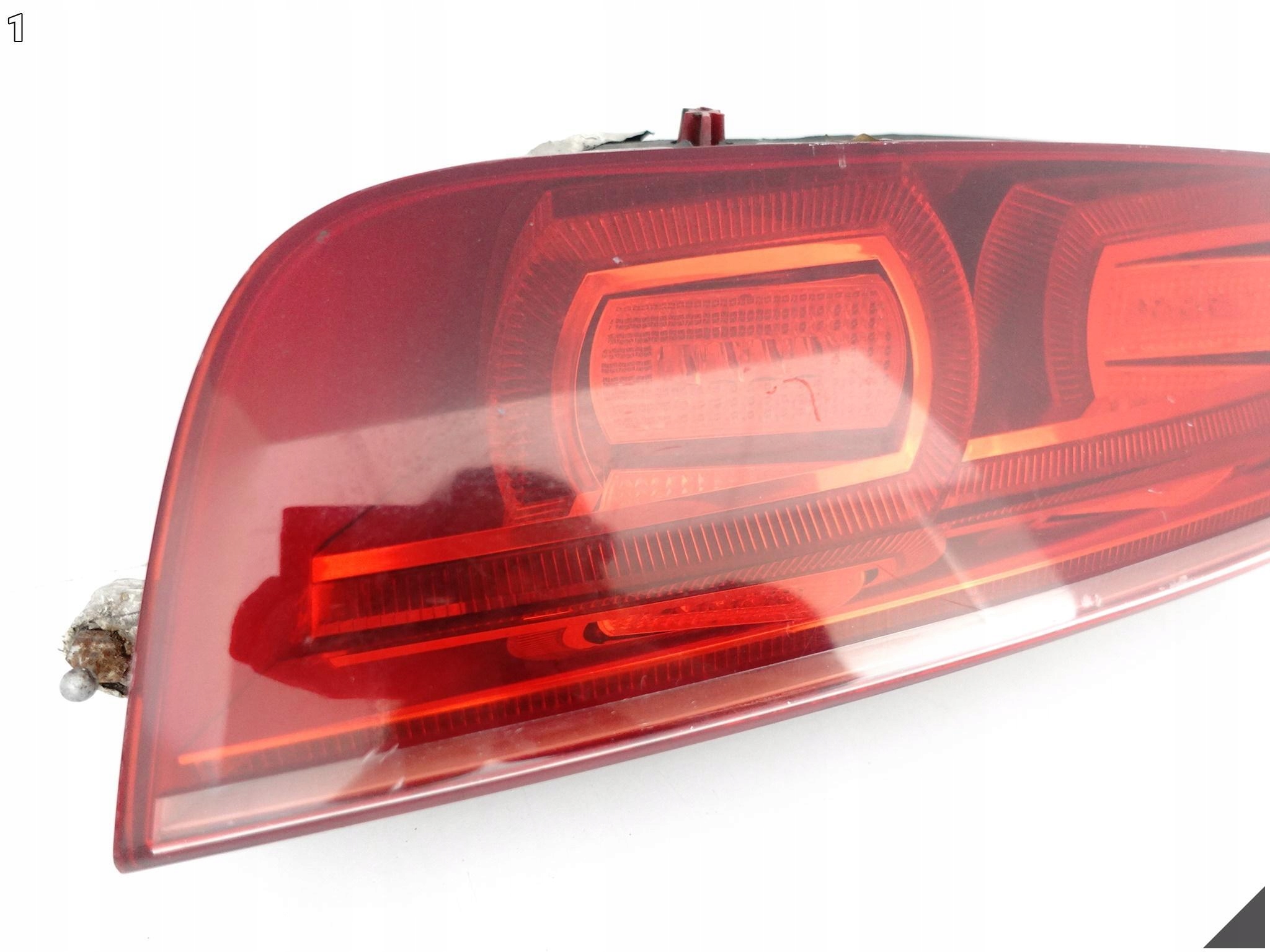 AUDI R8 420 07-12 COUPE LAMPA LED W BŁOTNIK PRAWA TYŁ * USA * 420945096A AUDI R8 420 07-12 COUPE LAMPA LED W BŁOTNIK PRAWA TYŁ * USA * 420945096A - obrazek 2