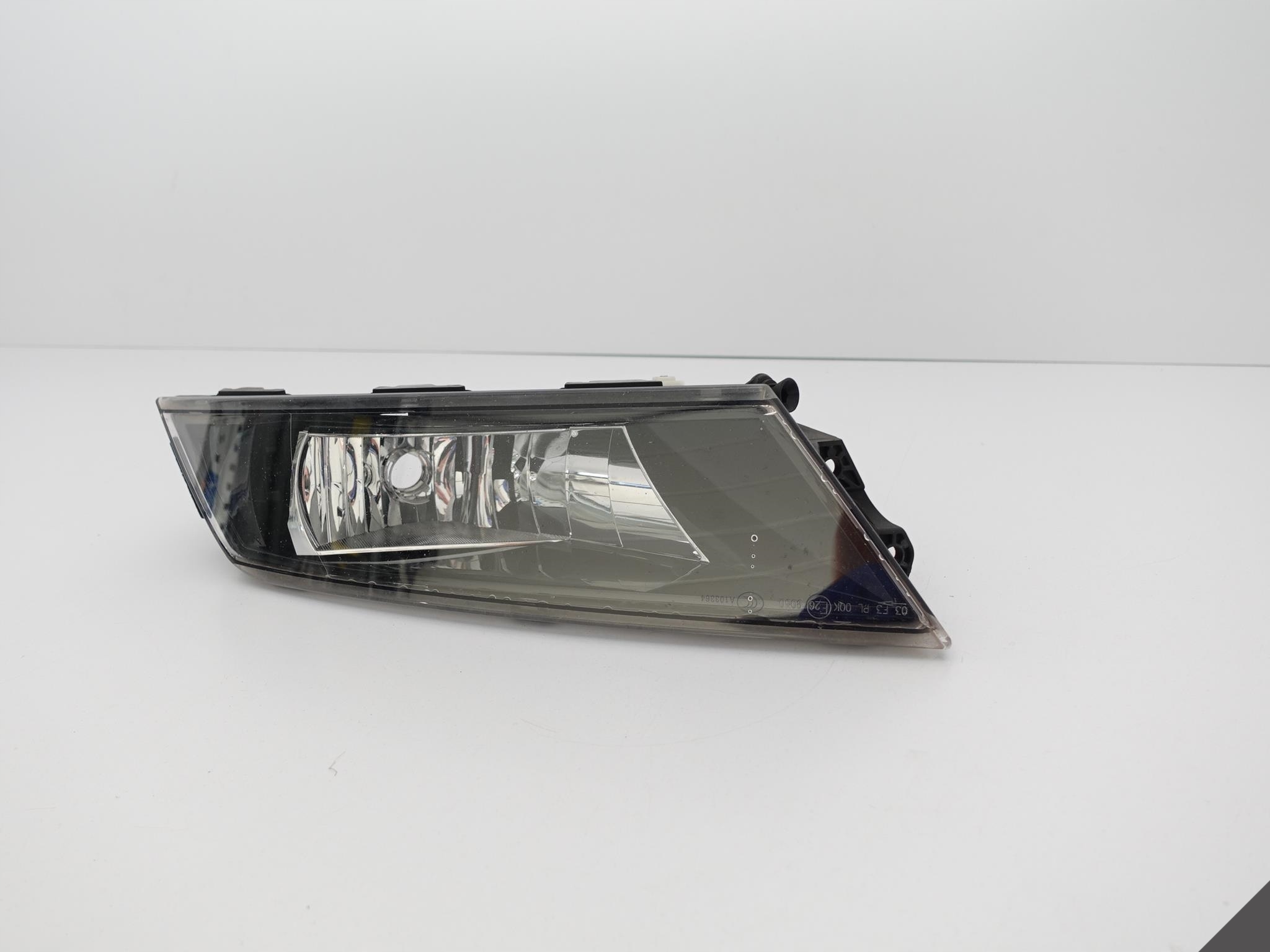 SKODA SUPERB III 3V0 15-19 HALOGEN LEWY 3V0941699 SKODA SUPERB III 3V0 15-19 HALOGEN LEWY 3V0941699 - obrazek 3