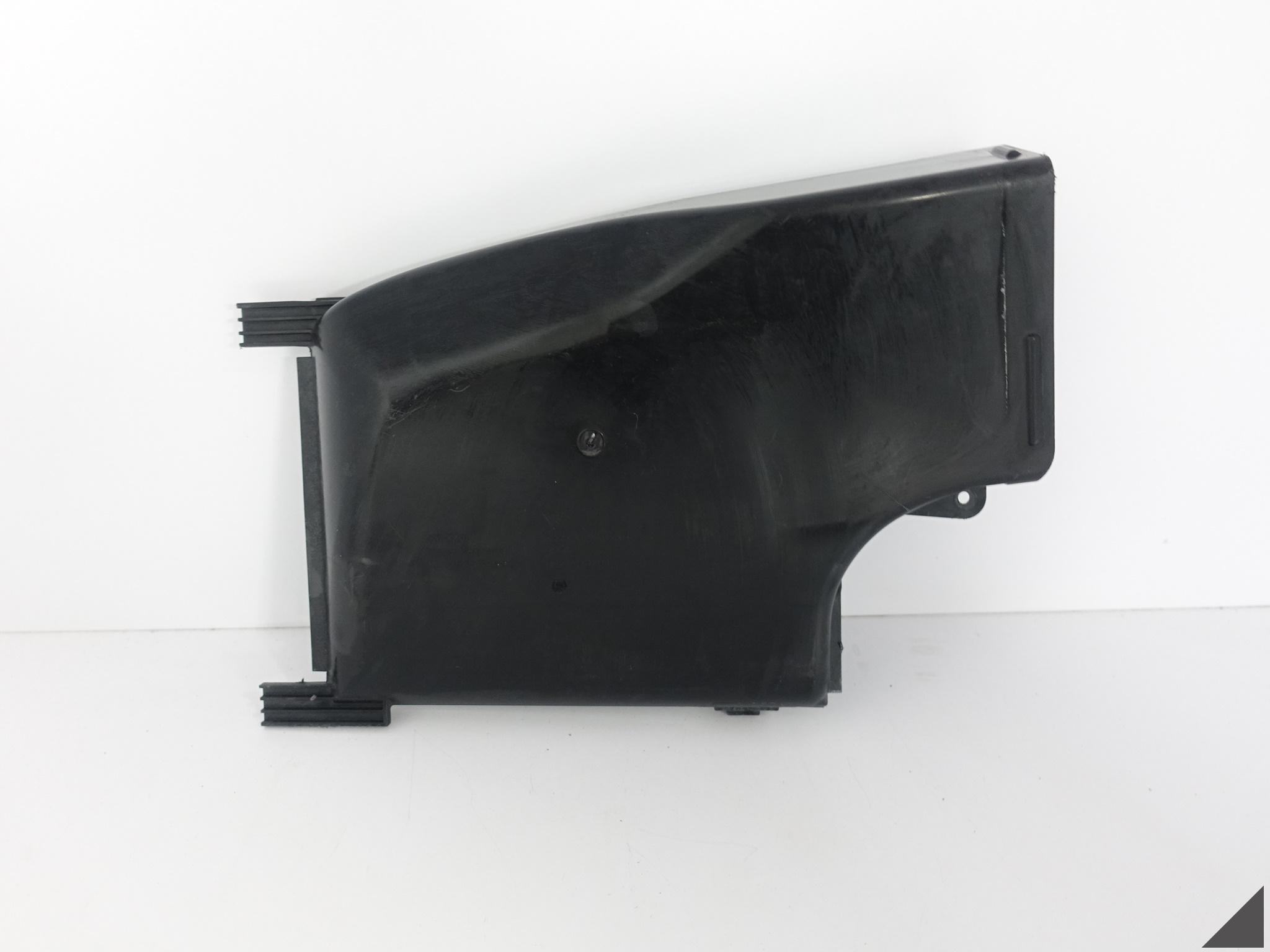 PORSCHE 992 11 19- PROWADNICA WLOT KIEROWNICA POWIETRZA PRAWA PORSCHE 992 11 19- PROWADNICA WLOT KIEROWNICA POWIETRZA PRAWA