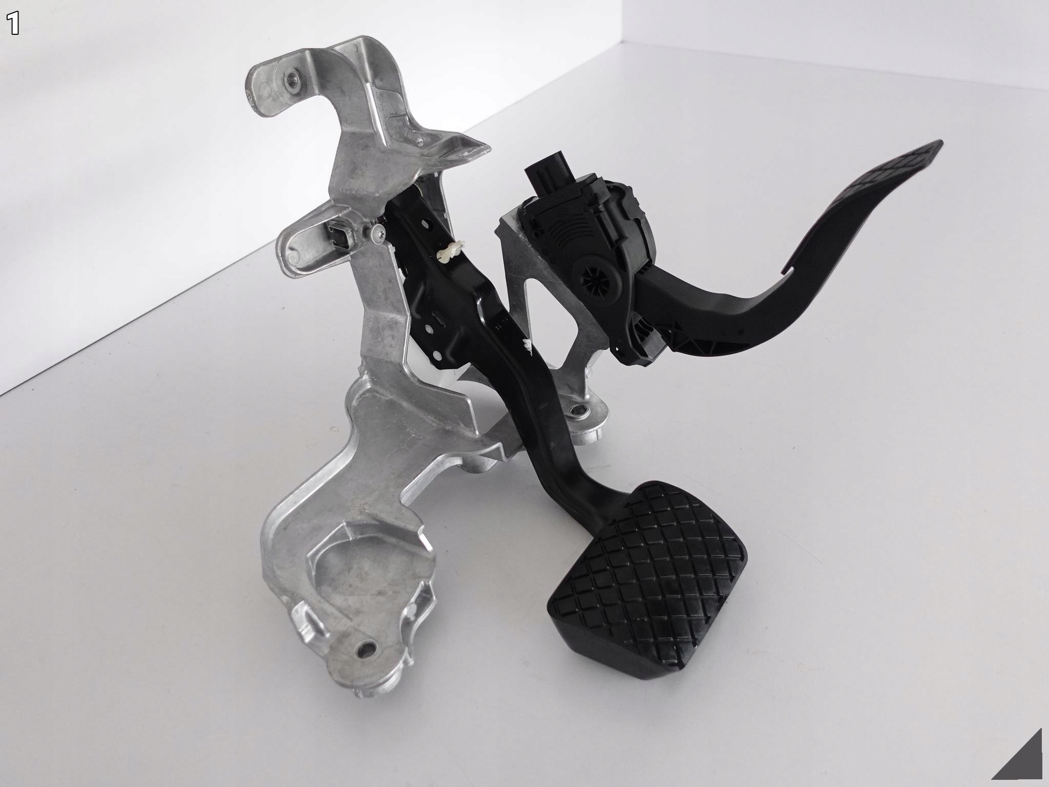 AUDI A7 4G8 A6 4G0 C7 LIFT A8 4H0 PEDAŁY AUTOMAT HAMULEC GAZ AUDI A7 4G8 A6 4G0 C7 LIFT A8 4H0 PEDAŁY AUTOMAT HAMULEC GAZ - obrazek 2