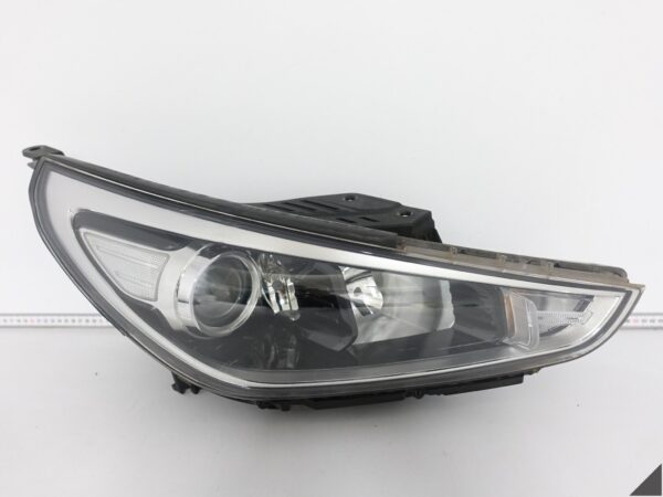 HYUNDAI I30 III PDe 16-20 LAMPA ZWYKŁA HALOGEN SOCZEWKA PRAWA PRZÓD EUROPA HYUNDAI I30 III PDe 16-20 LAMPA ZWYKŁA HALOGEN SOCZEWKA PRAWA PRZÓD EUROPA