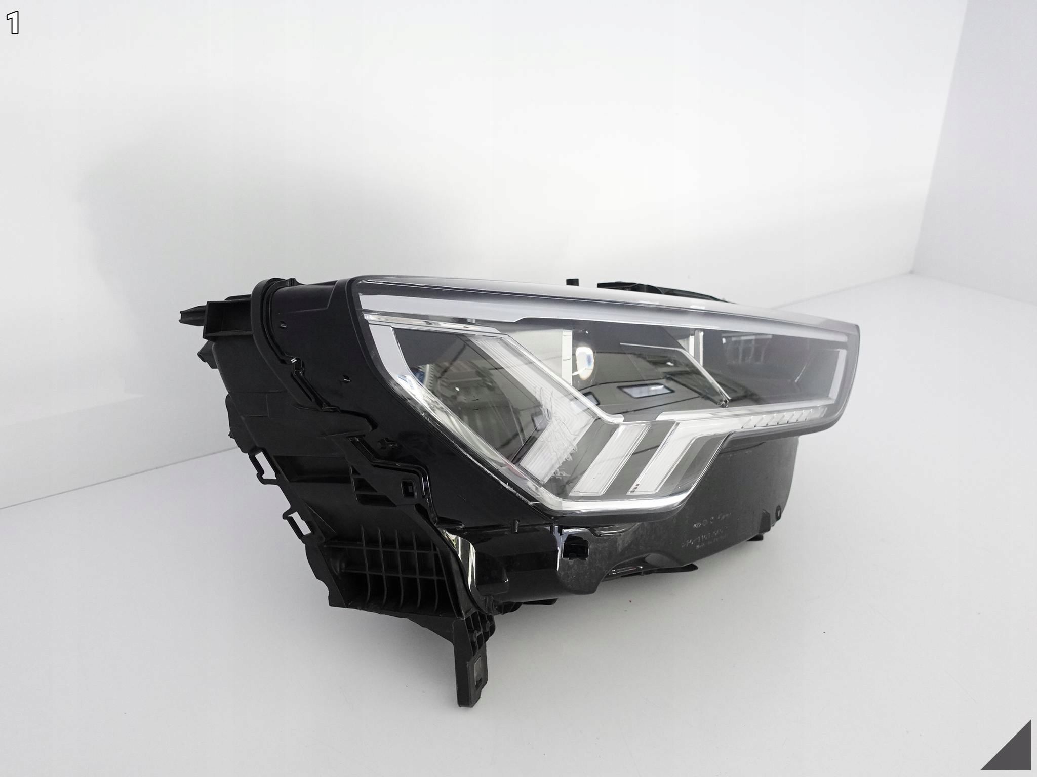 AUDI Q3 II 2 F3 83A 18- LAMPA FULL LED PRAWA EU AUDI Q3 II 2 F3 83A 18- LAMPA FULL LED PRAWA EU - obrazek 2