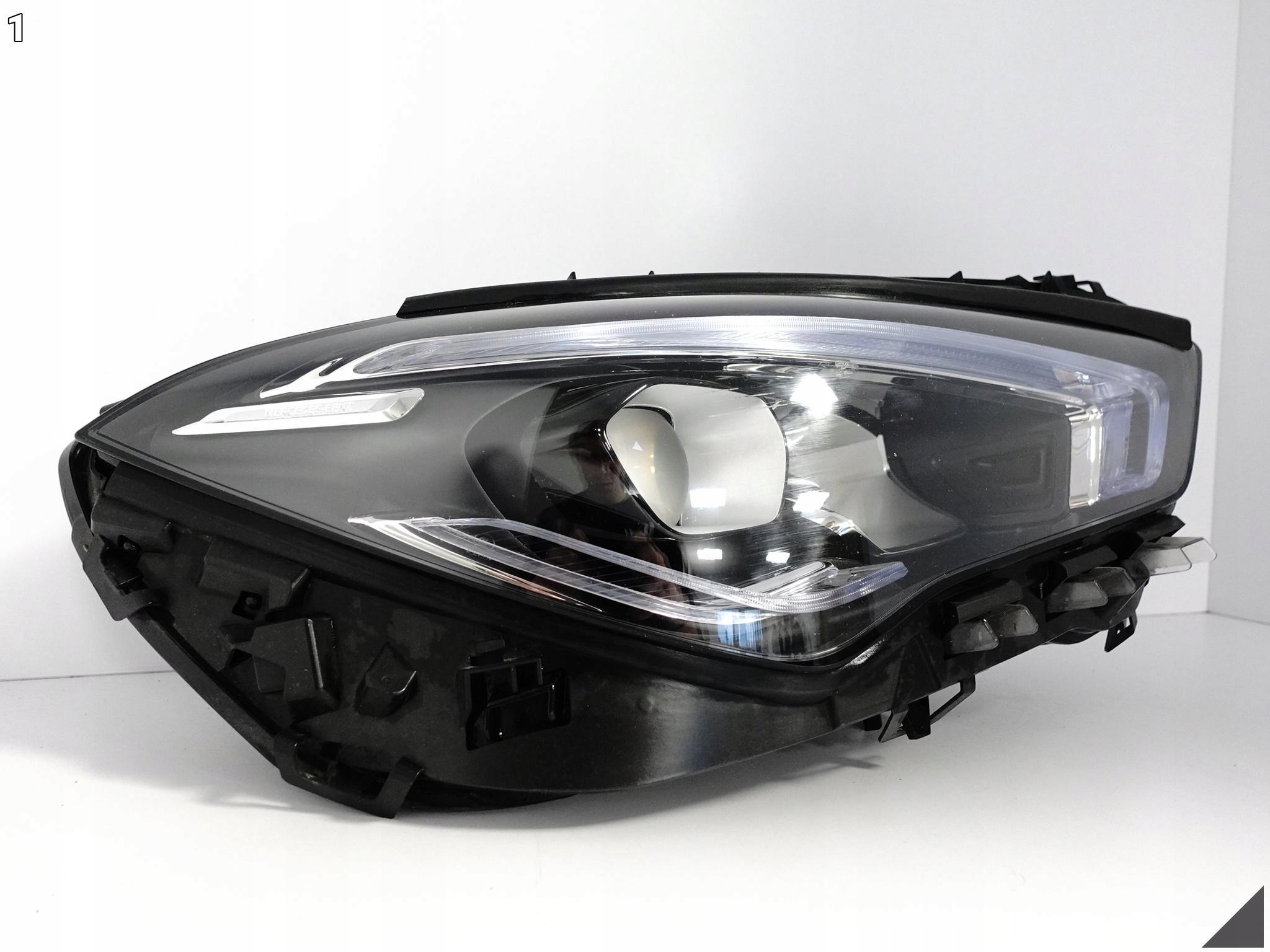MERCEDES CLA II X118 C118 19- LAMPA FULL LED HIGH PERFORMANCE PRAWA PRZÓD MERCEDES CLA II X118 C118 19- LAMPA FULL LED HIGH PERFORMANCE PRAWA PRZÓD - obrazek 2