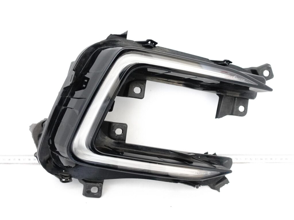 VW PASSAT B8 3GD GTE LIFT 19-23 LAMPA LED DRL PRAWY W ZDERZAK PRZÓD VW PASSAT B8 3GD GTE LIFT 19-23 LAMPA LED DRL PRAWY W ZDERZAK PRZÓD