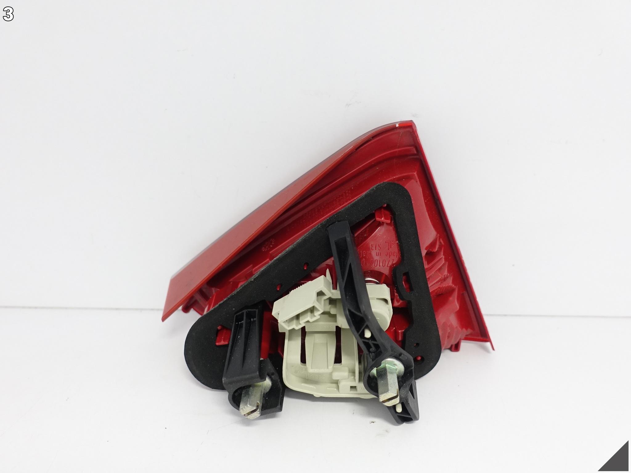 AUDI A5 S5 RS5 8T0 07-11 LAMPA W KLAPE BAGAŻNIKA PRAWA TYŁ ZWYKŁA 8T0945094 AUDI A5 S5 RS5 8T0 07-11 LAMPA W KLAPE BAGAŻNIKA PRAWA TYŁ ZWYKŁA 8T0945094 - obrazek 4