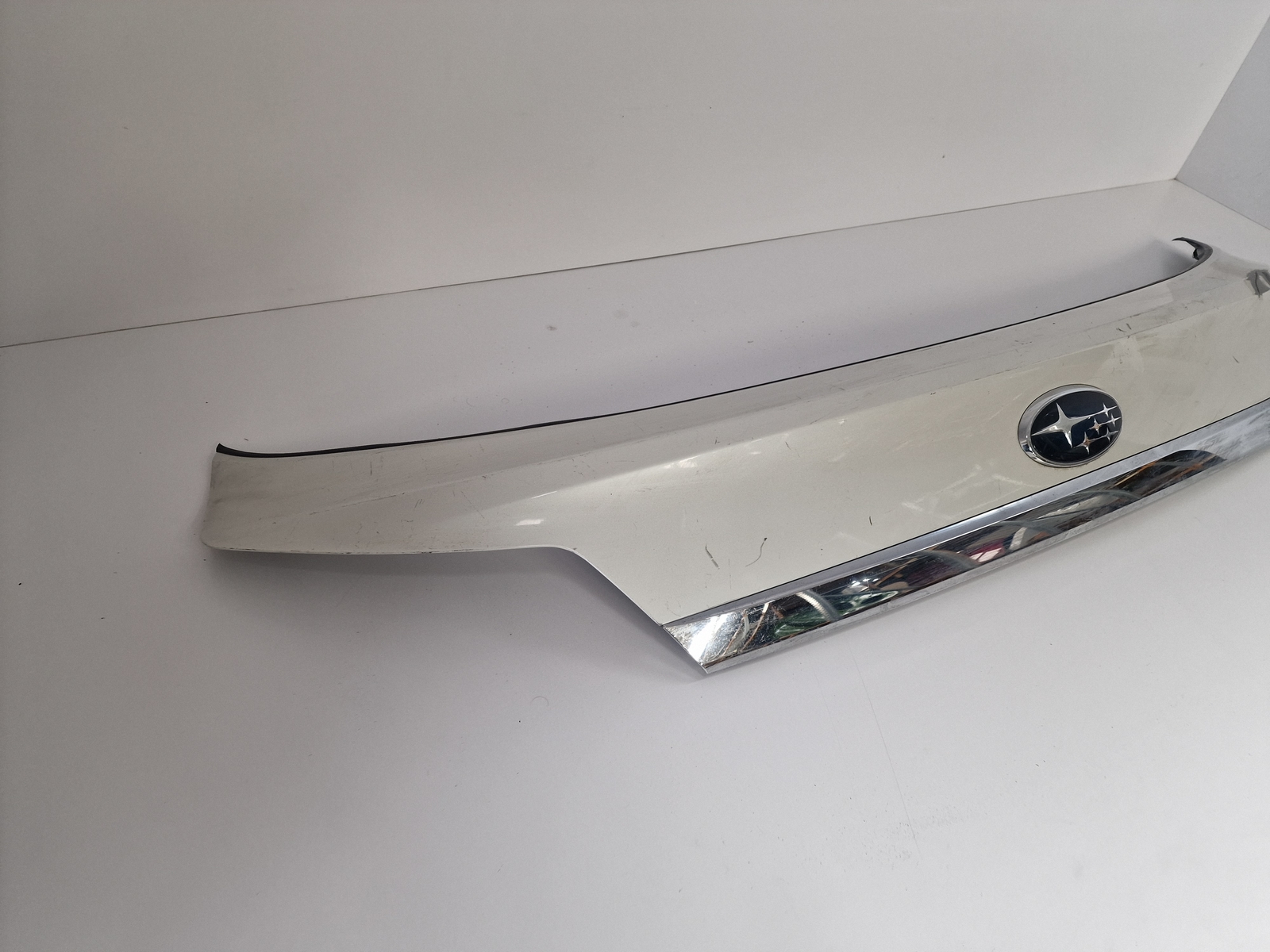 SUBARU LEGACY LISTWA BLENDA 09-13 TYŁ TYLNA SUBARU LEGACY LISTWA BLENDA 09-13 TYŁ TYLNA - obrazek 2