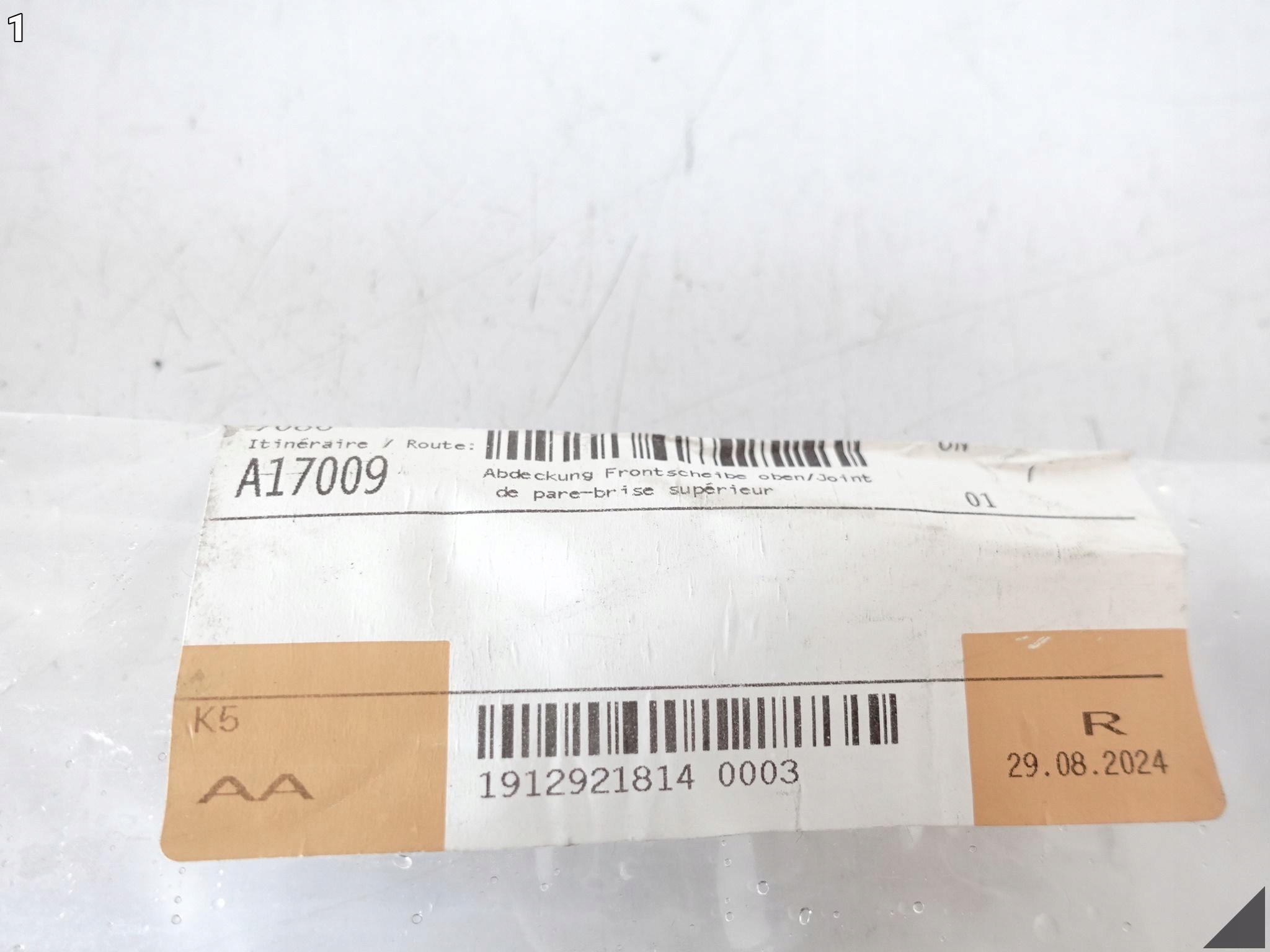 BMW X5 F15 X5M F85 13-18 USZCZELKA GÓRNA OSŁONA PRZEDNIEJ SZYBY LISTWA BMW X5 F15 X5M F85 13-18 USZCZELKA GÓRNA OSŁONA PRZEDNIEJ SZYBY LISTWA - obrazek 2