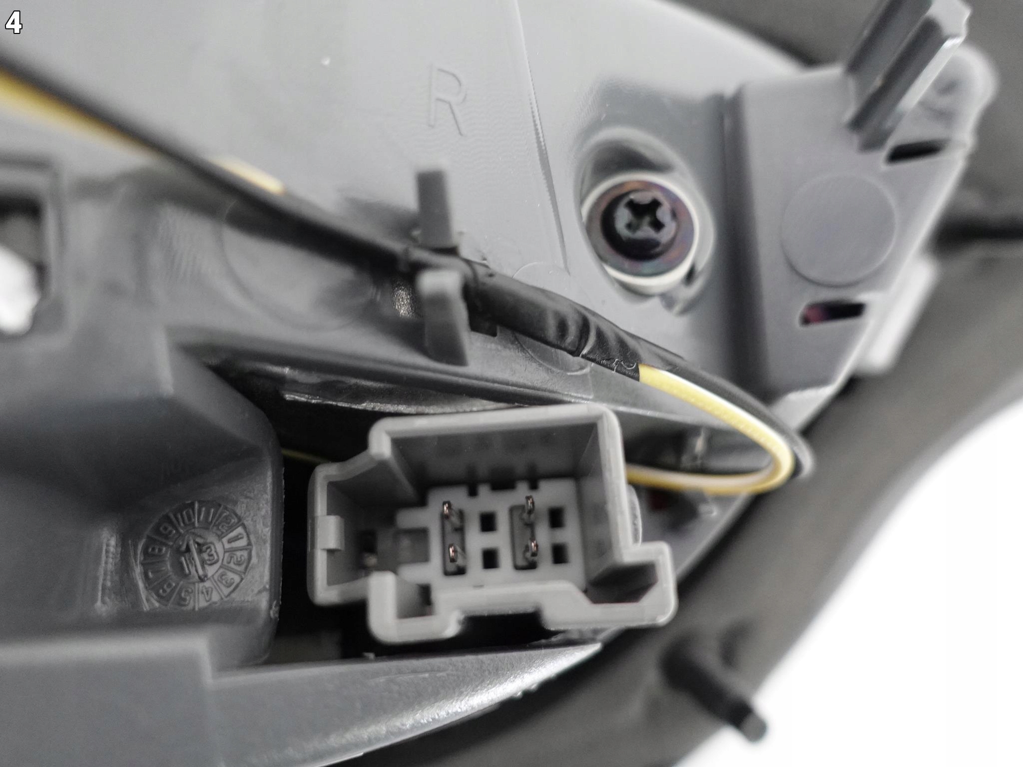 JEEP CHEROKEE KL 14-18 LAMPA PRAWA LED TYŁ W KLAPĘ JEEP CHEROKEE KL 14-18 LAMPA PRAWA LED TYŁ W KLAPĘ - obrazek 5