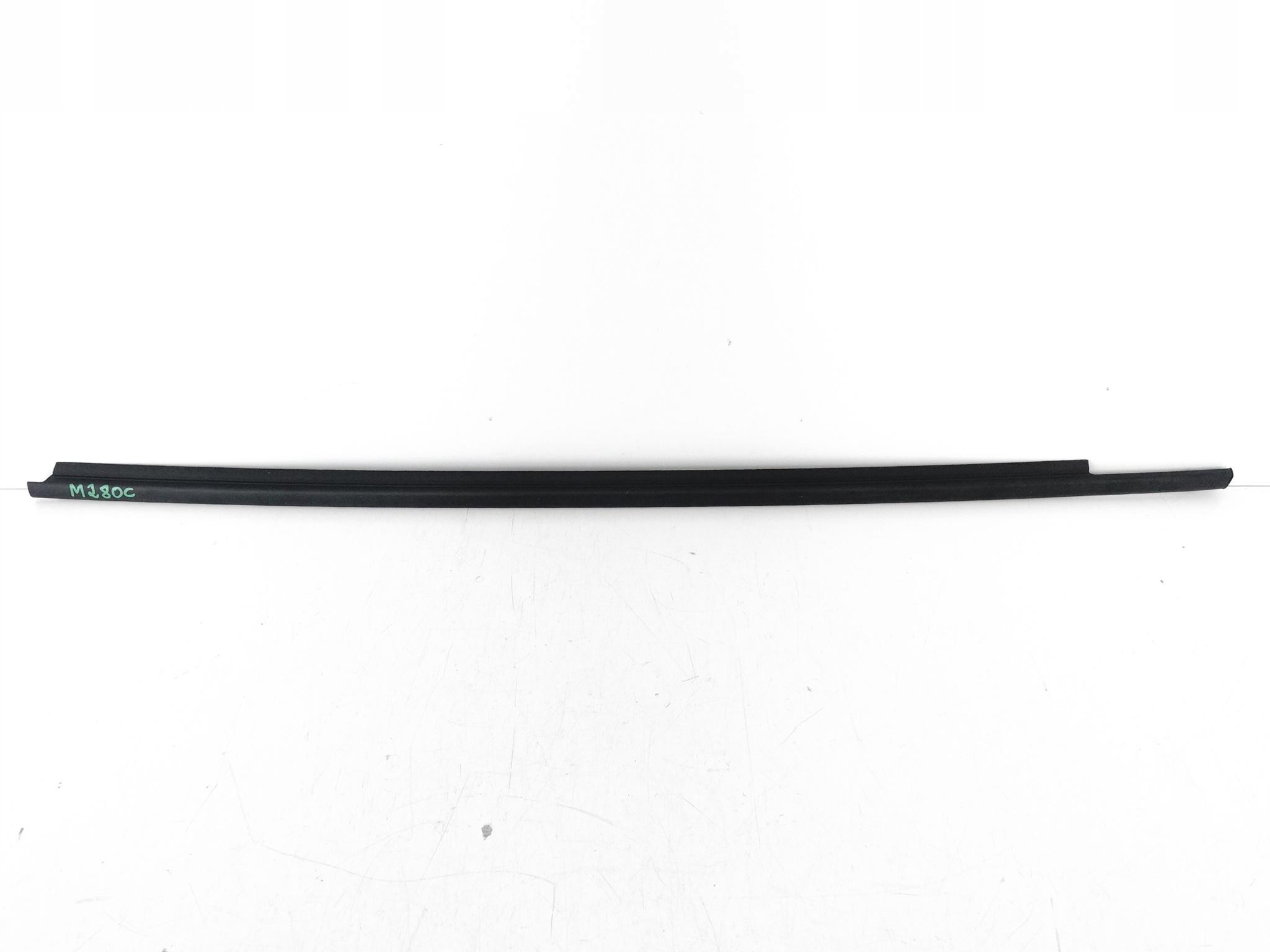 TOYOTA YARIS IV 4 19- LISTWA ZGARNIAJĄCA SZYBY DRZWI LEWA PRZÓD 68210-K0011 TOYOTA YARIS IV 4 19- LISTWA ZGARNIAJĄCA SZYBY DRZWI LEWA PRZÓD 68210-K0011