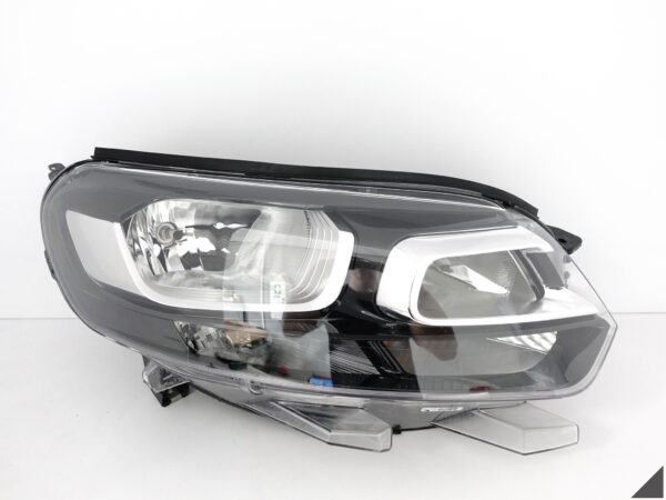 CITROEN JUMPY III OPEL ZAFIRA LIFE VIVARO C 16- LAMPA ZWYKŁA HALOGEN PRAWA