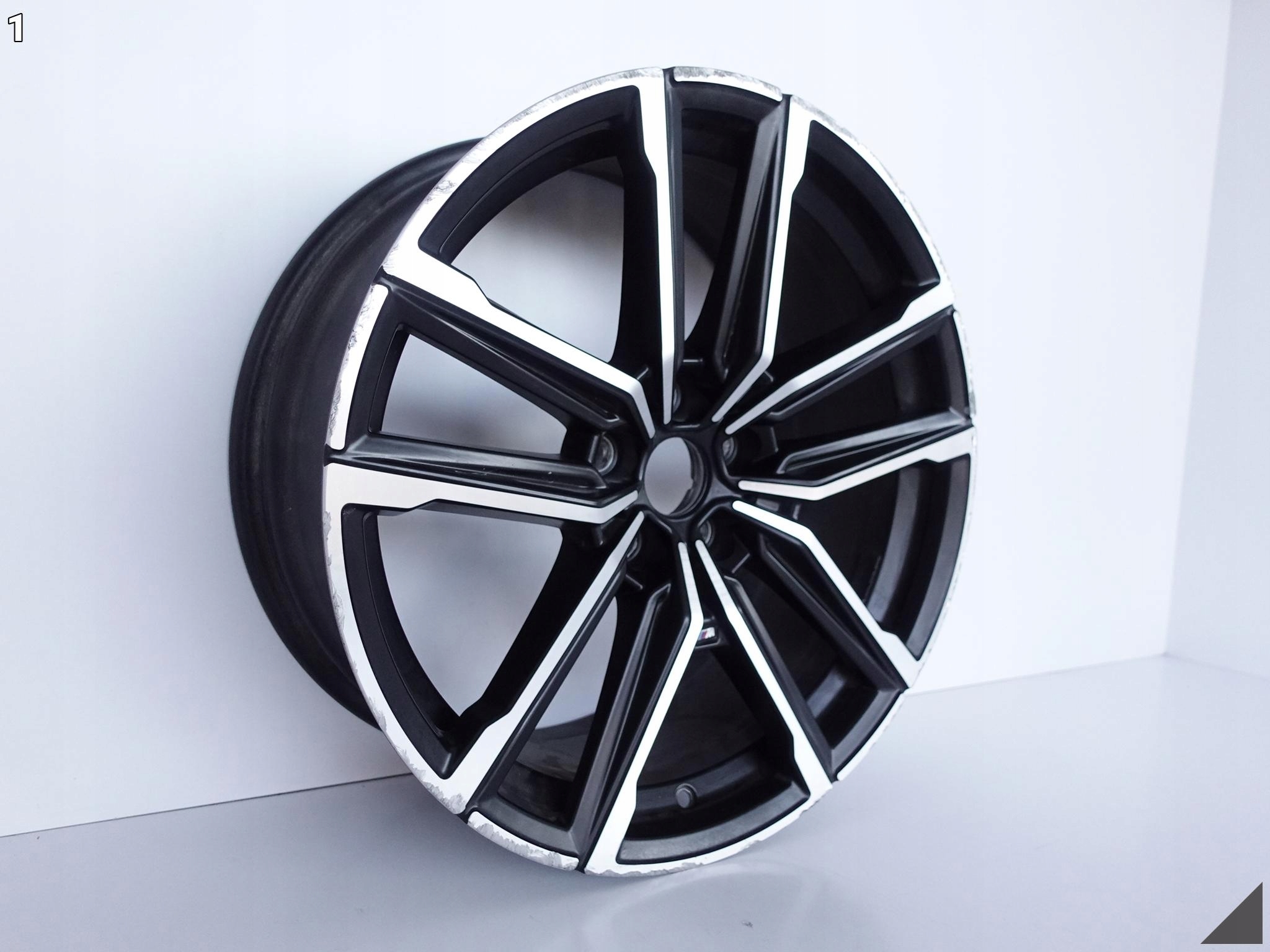 BMW G20 G21 G22 G23 G26 M-PAKIET 8JX19 ET27 FELGA BMW G20 G21 G22 G23 G26 M-PAKIET 8JX19 ET27 FELGA - obrazek 2