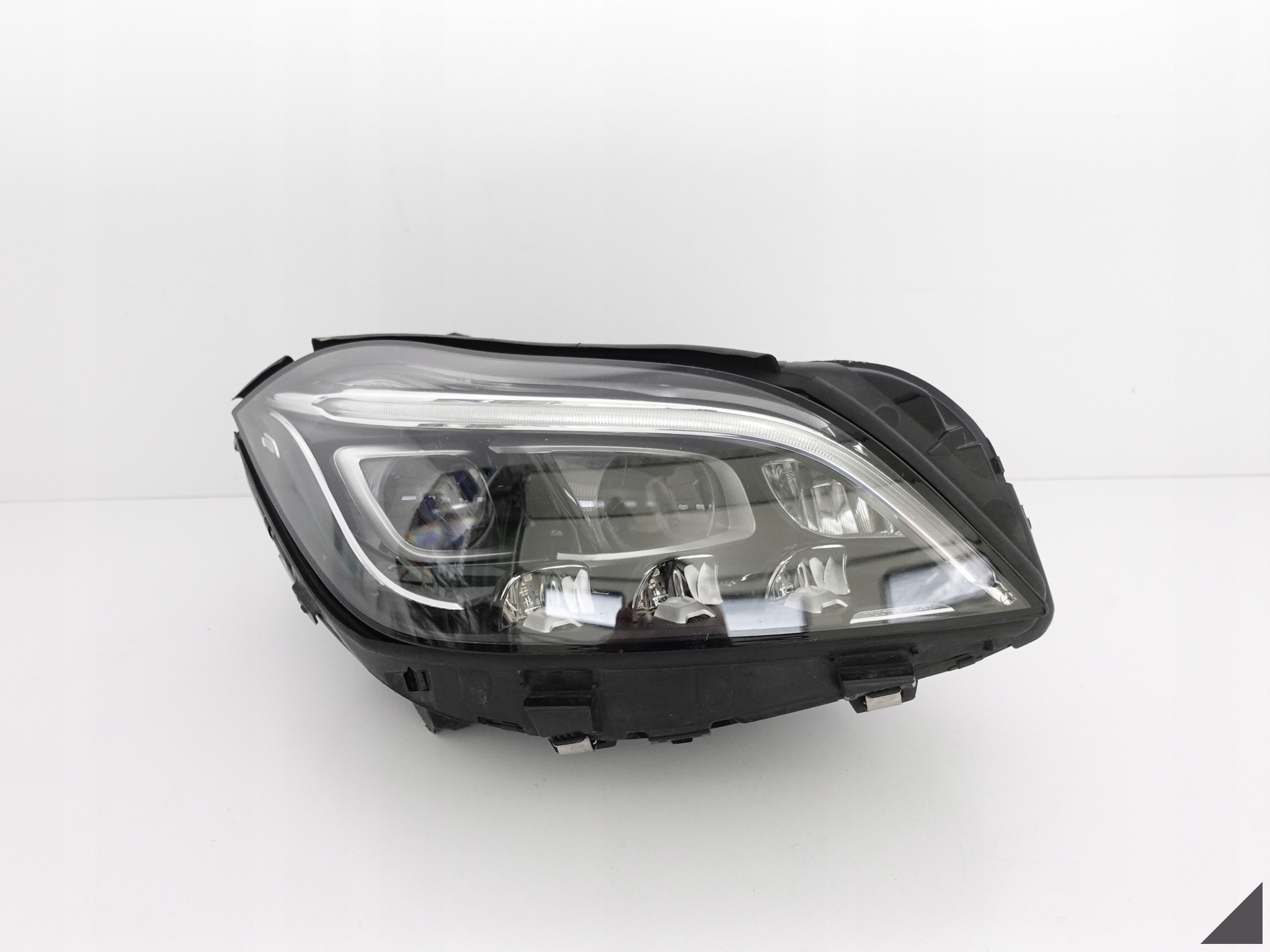 MERCEDES CLS 218 LIFT 14-18 MULTIBEAM FULL LED EU LAMPA MERCEDES CLS 218 LIFT 14-18 MULTIBEAM FULL LED EU LAMPA