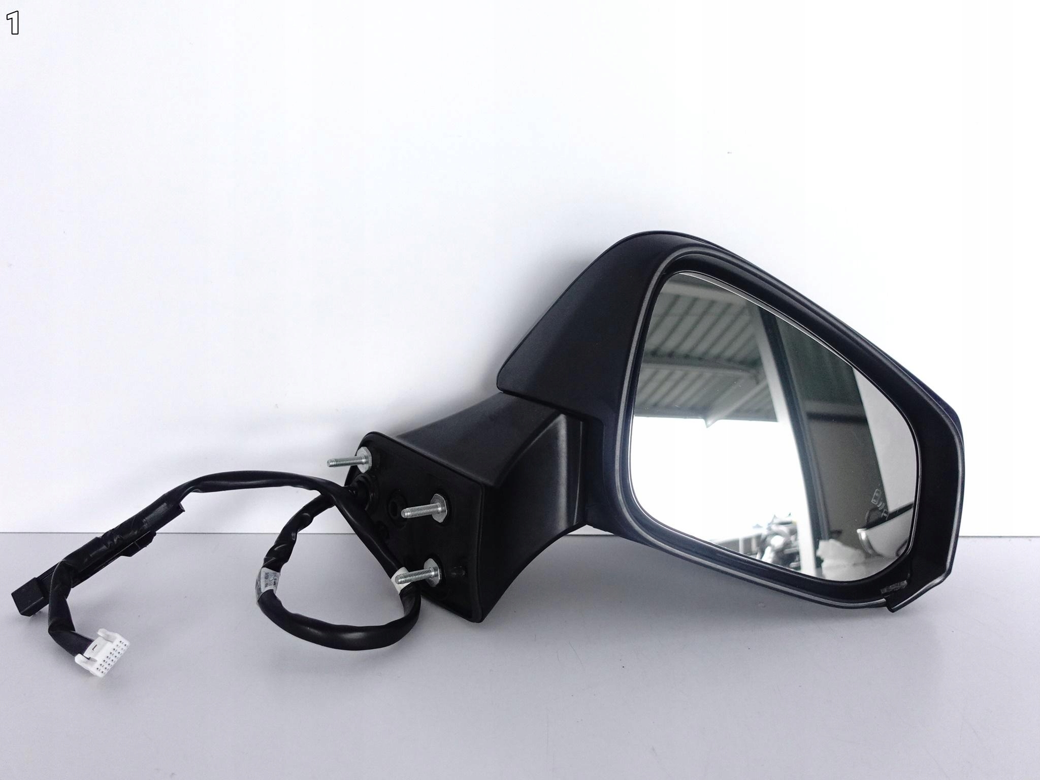 TOYOTA HIGHLANDER IV 4 20- LUSTERKO PRAWE KAMERA ASYSTENT 14+4PIN EU TOYOTA HIGHLANDER IV 4 20- LUSTERKO PRAWE KAMERA ASYSTENT 14+4PIN EU - obrazek 2