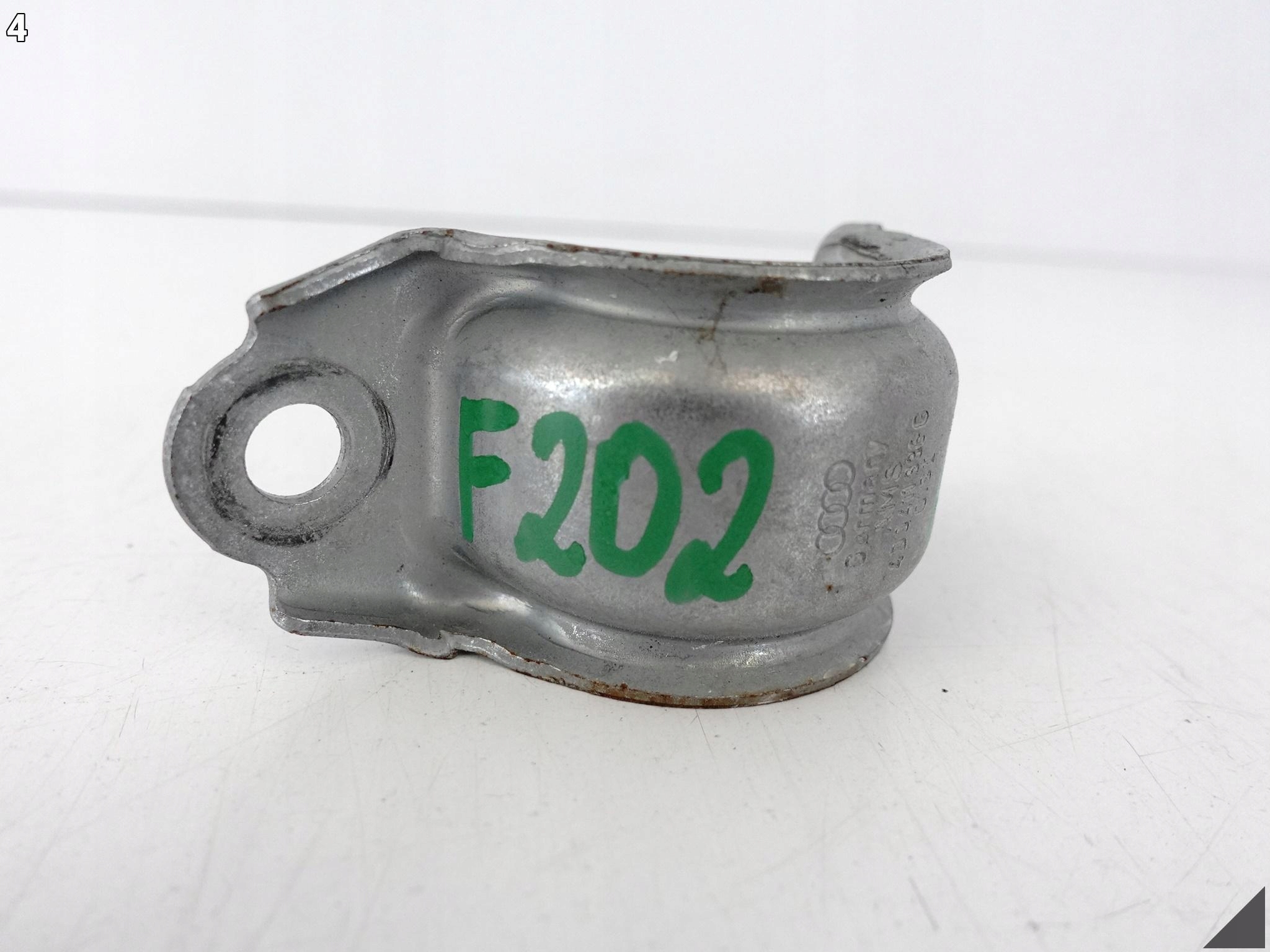 AUDI A5 S5 8W6 F5 A4 S4 8W0 B9 MOCOWANIE UCHWYT STABILIZATORA L=R AUDI A5 S5 8W6 F5 A4 S4 8W0 B9 MOCOWANIE UCHWYT STABILIZATORA L=R - obrazek 5