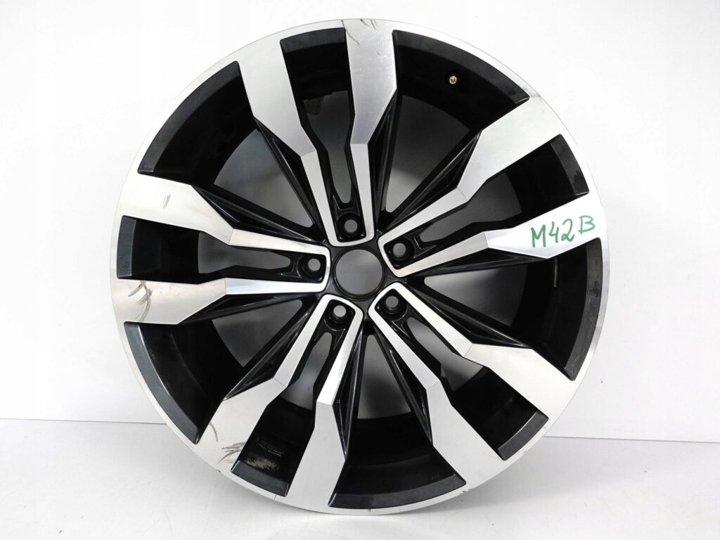 VW TIGUAN II 2 5NA R-LINE 16-20 FELGA 8,5JX20 ET38 5X112 VW TIGUAN II 2 5NA R-LINE 16-20 FELGA 8,5JX20 ET38 5X112