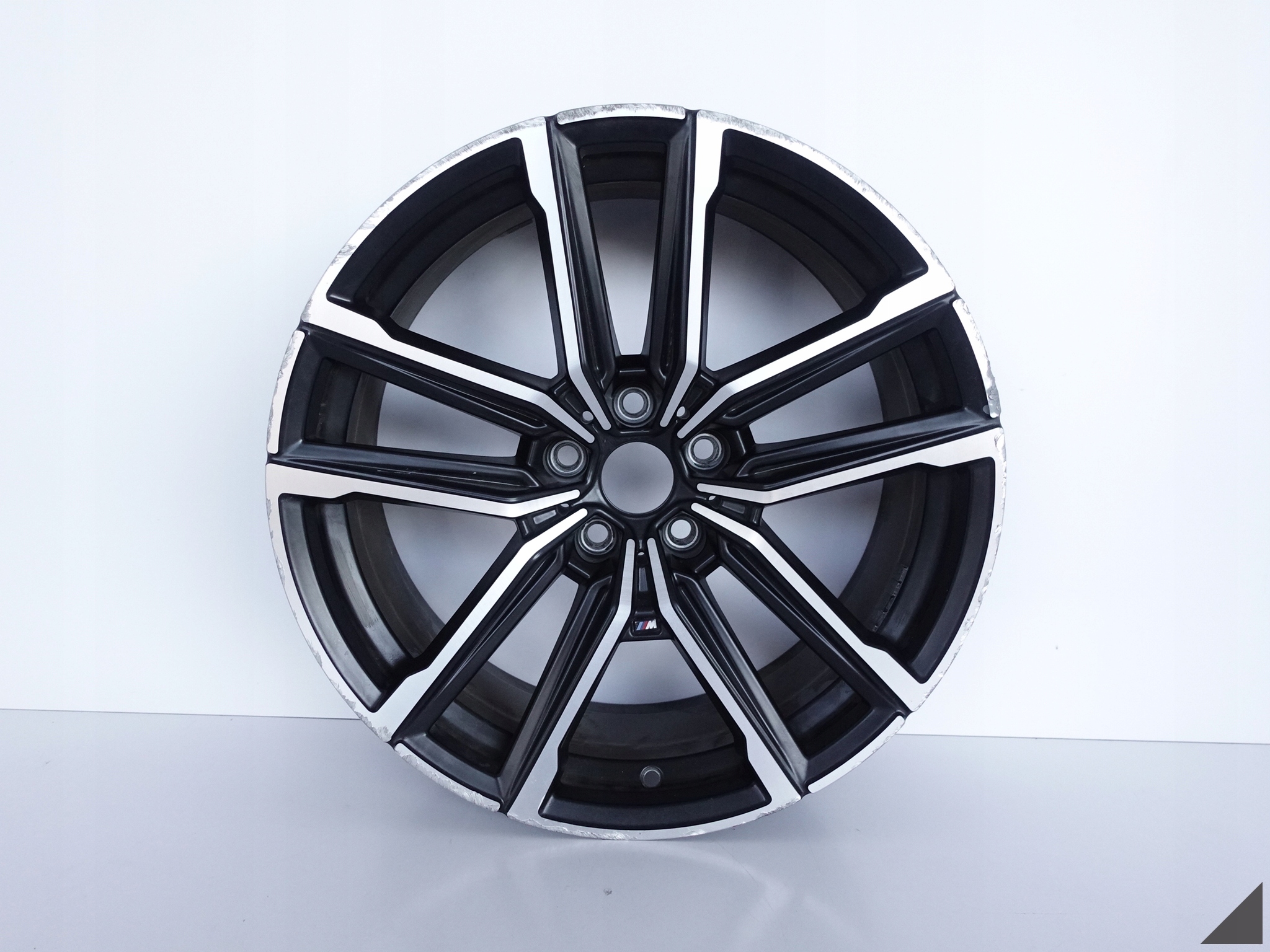 BMW G20 G21 G22 G23 G26 M-PAKIET 8JX19 ET27 FELGA BMW G20 G21 G22 G23 G26 M-PAKIET 8JX19 ET27 FELGA