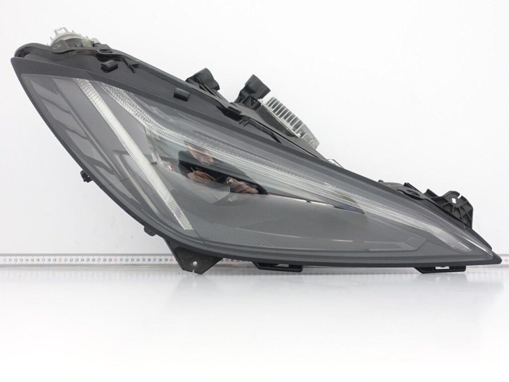 CHEVROLET CORVETTE C8 Z06 20- LAMPA HEADLIGHT FULL LED PRAWA PRZÓD EUROPA CHEVROLET CORVETTE C8 Z06 20- LAMPA HEADLIGHT FULL LED PRAWA PRZÓD EUROPA